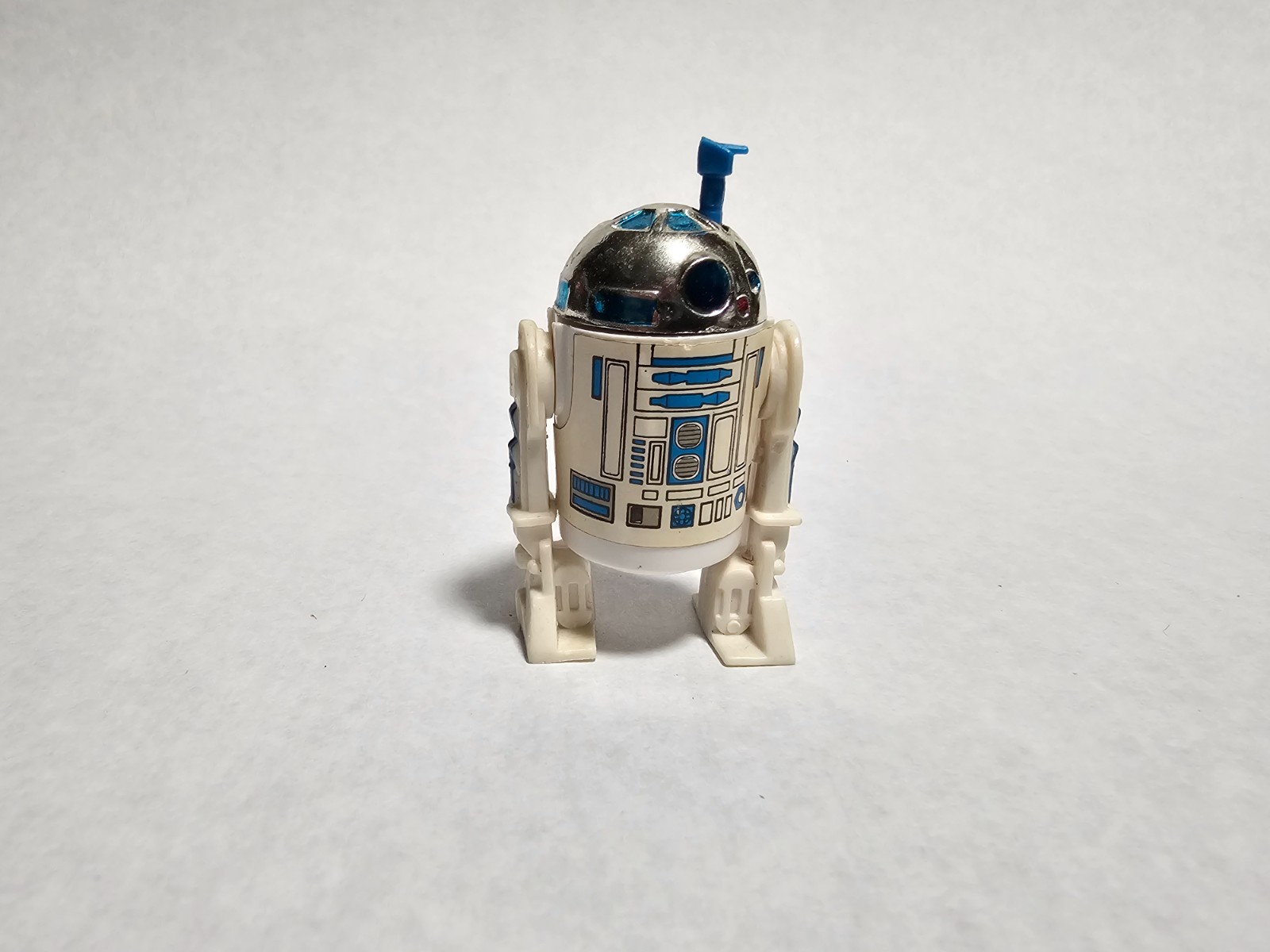R2-D2 (Artoo-Detoo) (with Sensorscope) sold
