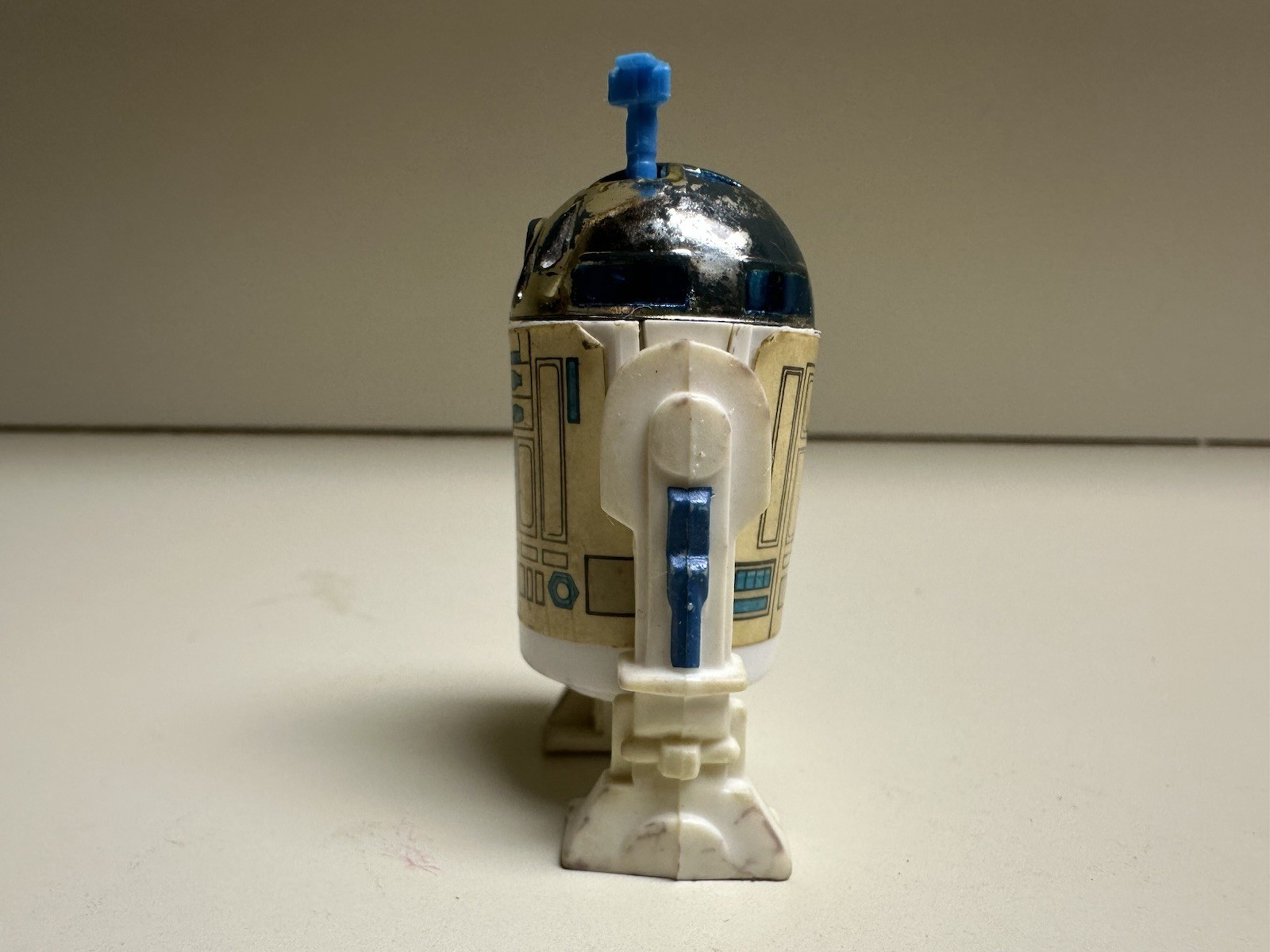 R2-D2 (Artoo-Detoo) (with Sensorscope) sold