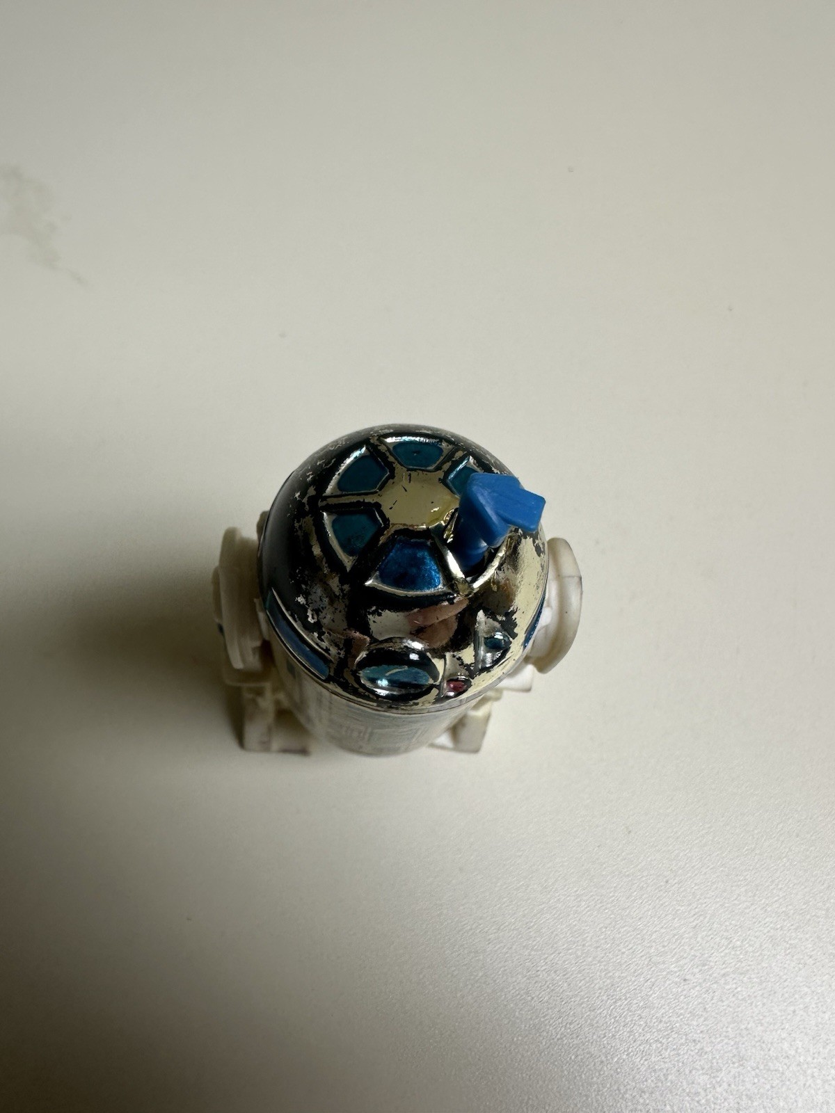 R2-D2 (Artoo-Detoo) (with Sensorscope) sold