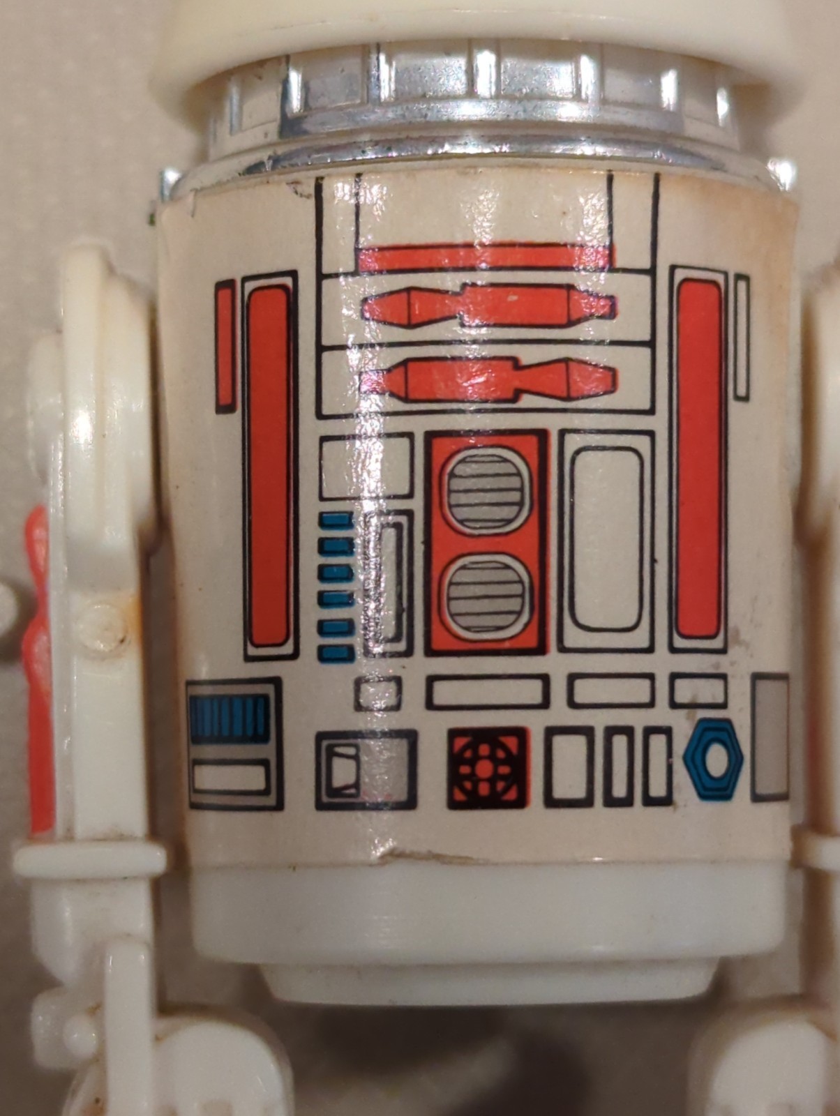 R5-D4 (Arfive-Defour) sold