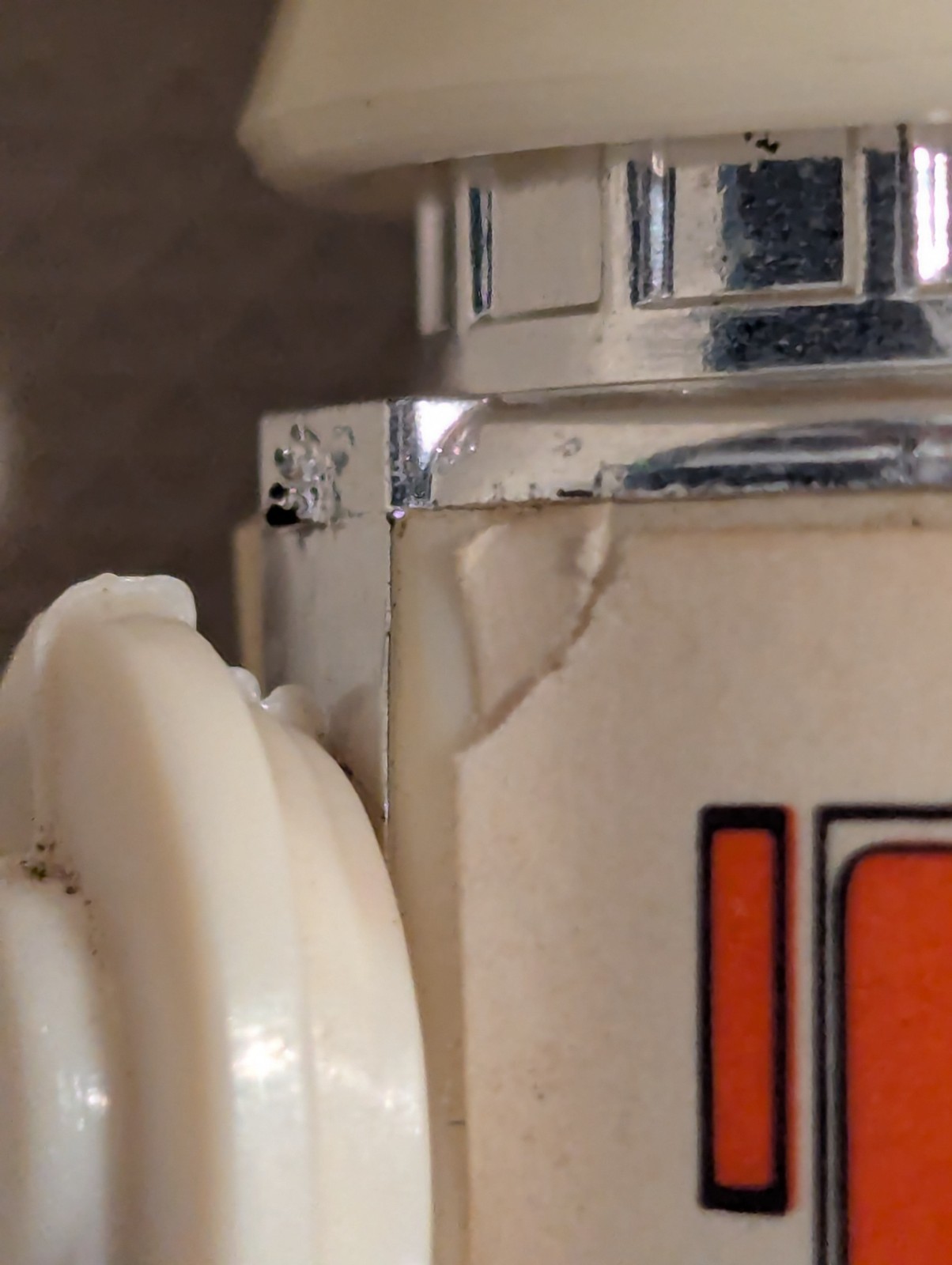 R5-D4 (Arfive-Defour) sold
