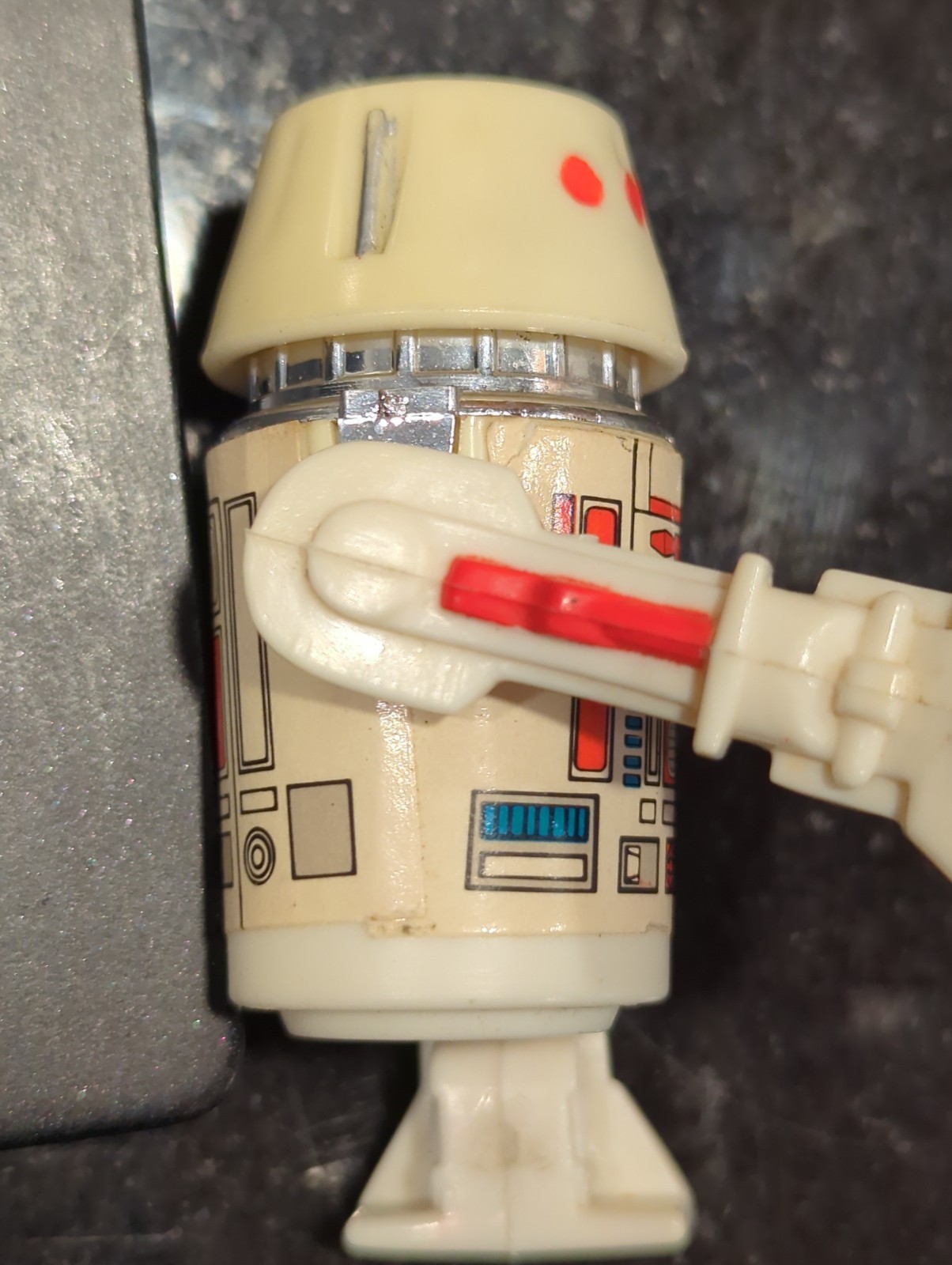 R5-D4 (Arfive-Defour) sold