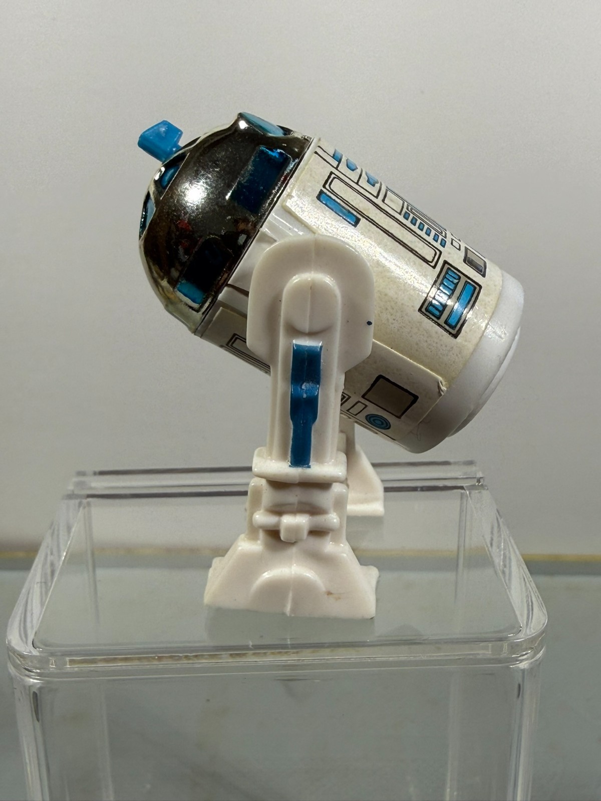 R2-D2 (Artoo-Detoo) (with Sensorscope) sold