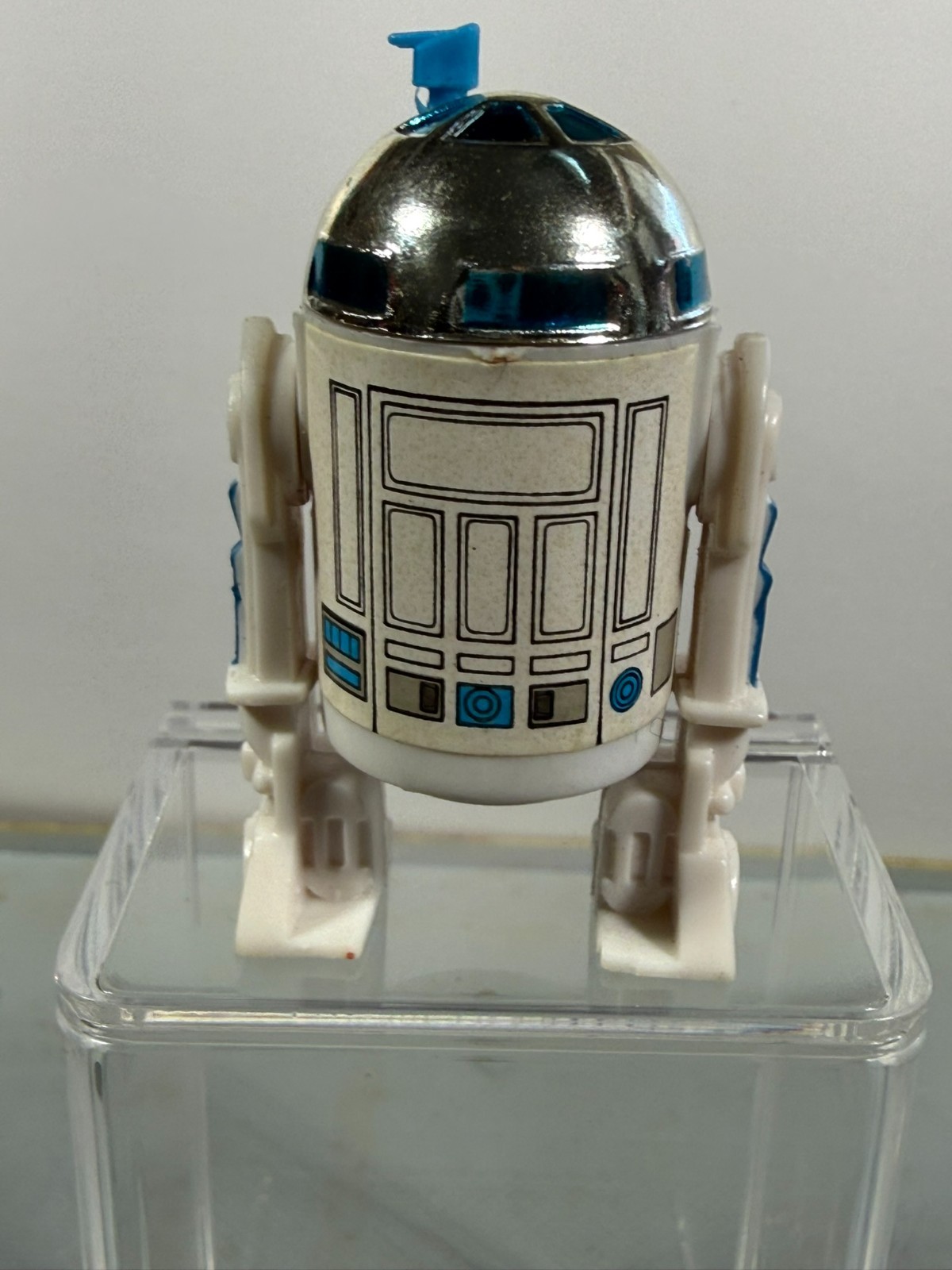 R2-D2 (Artoo-Detoo) (with Sensorscope) sold