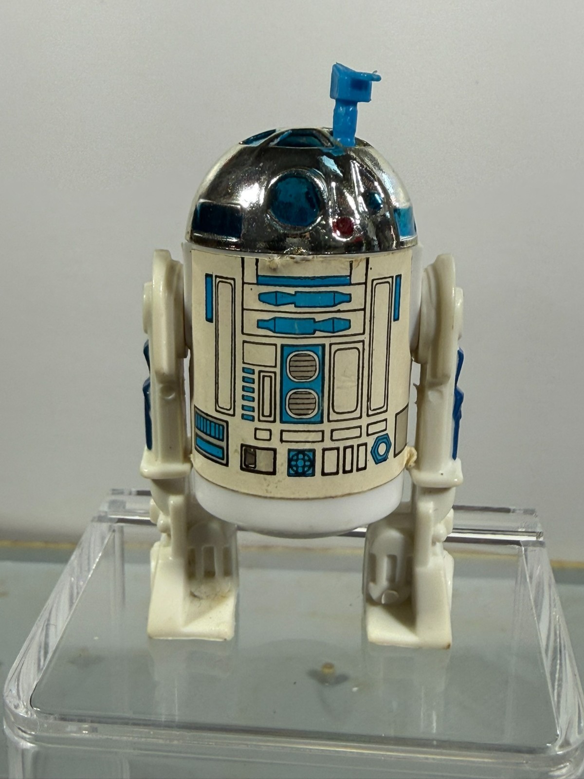 R2-D2 (Artoo-Detoo) (with Sensorscope) sold