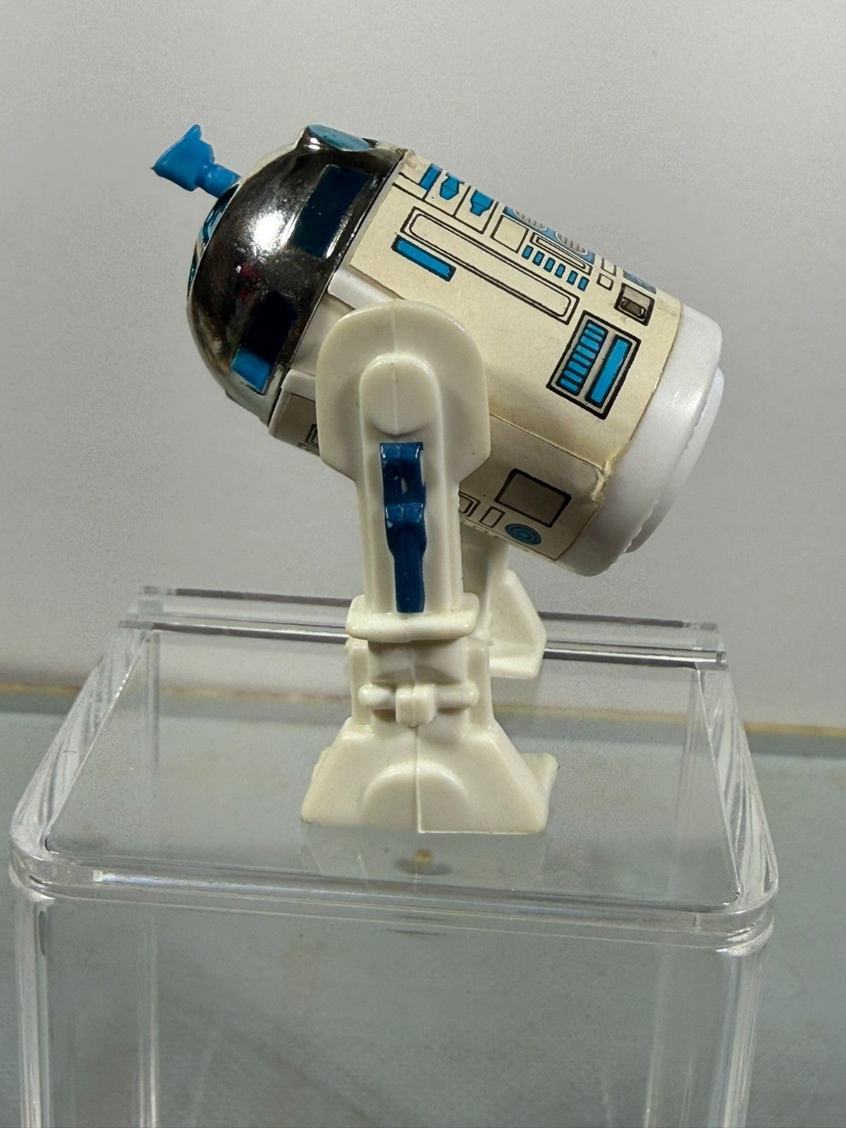 R2-D2 (Artoo-Detoo) (with Sensorscope) sold