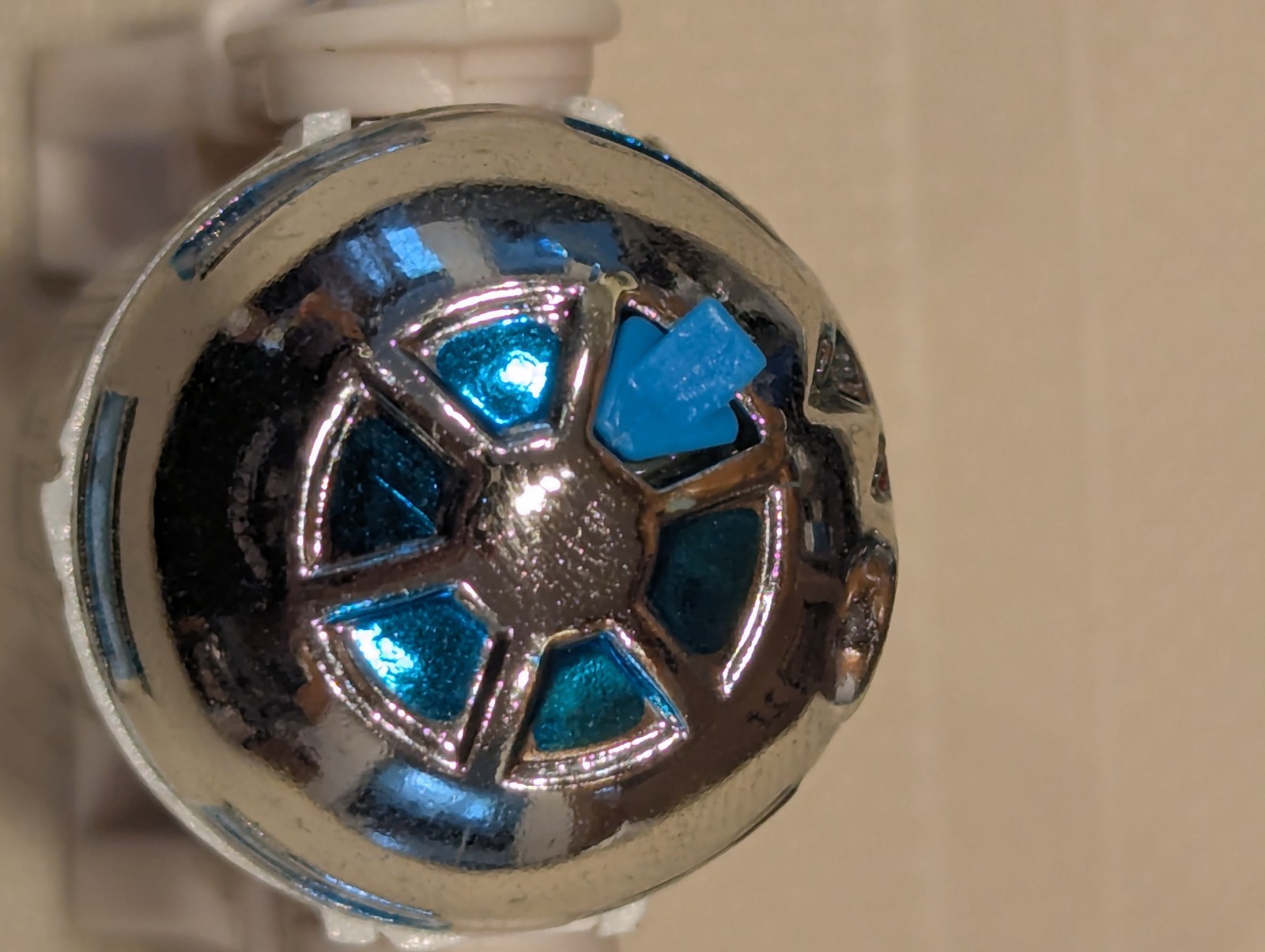 R2-D2 (Artoo-Detoo) (with Sensorscope) sold
