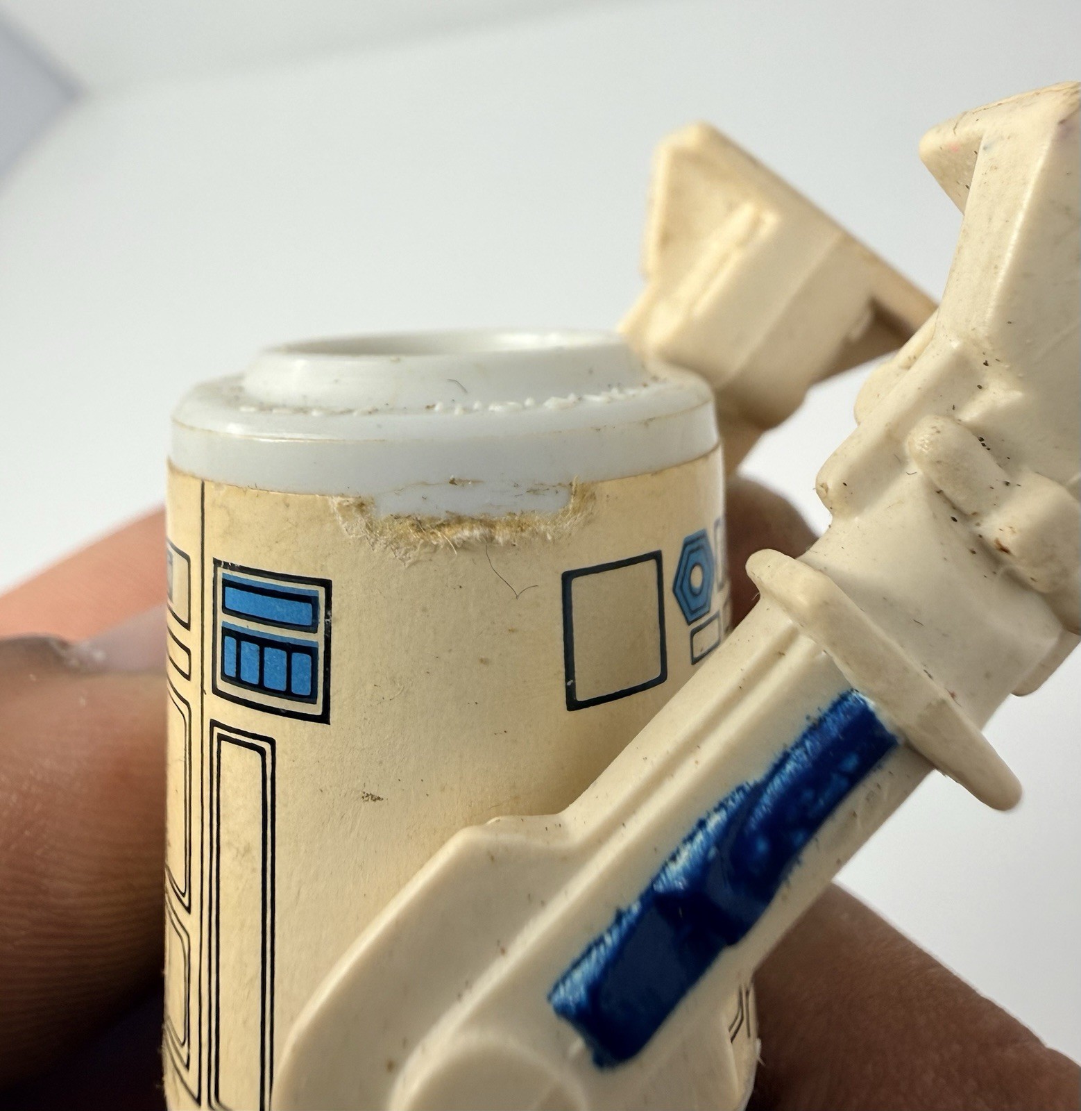 R2-D2 (Artoo-Detoo) (with Sensorscope) sold