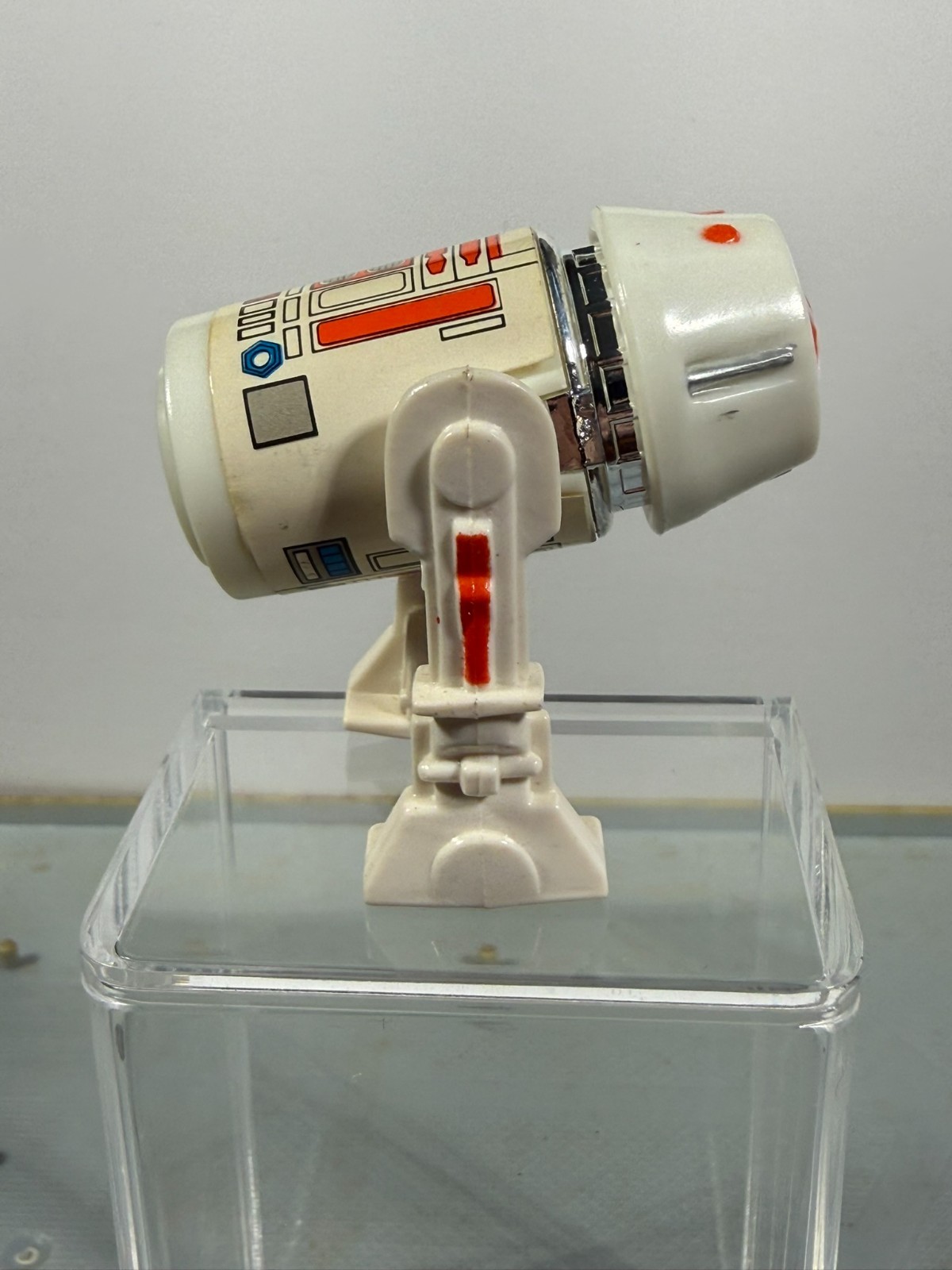 R5-D4 (Arfive-Defour) sold