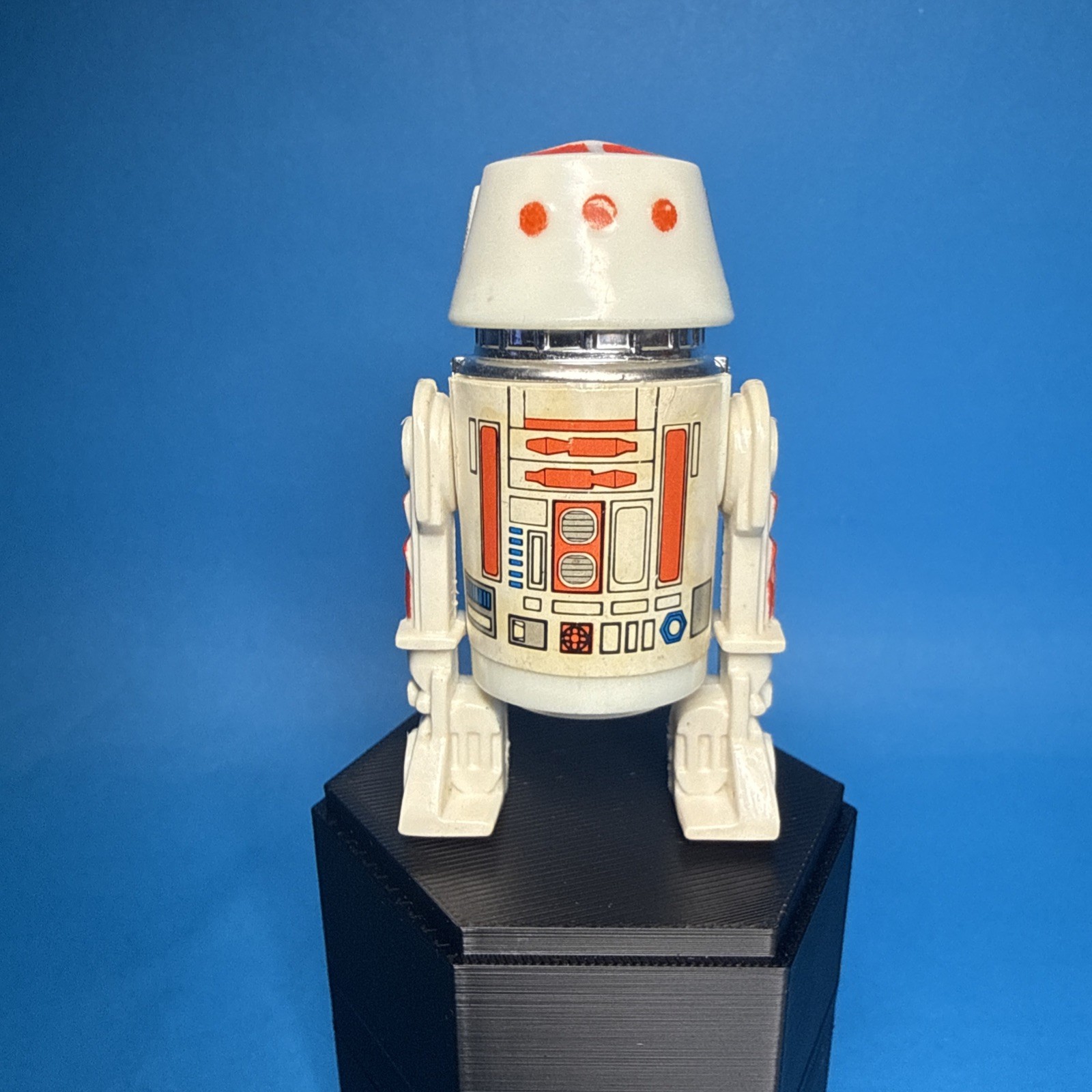 R5-D4 (Arfive-Defour) sold