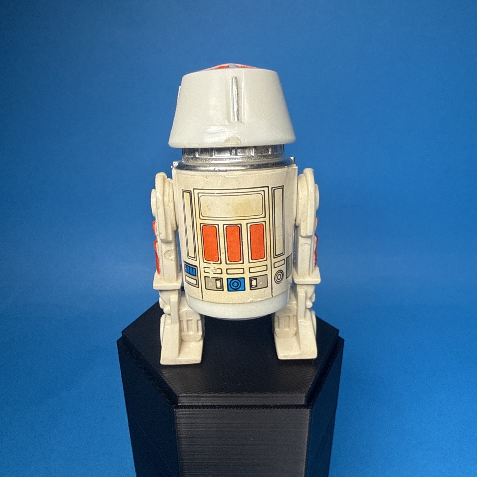 R5-D4 (Arfive-Defour) sold