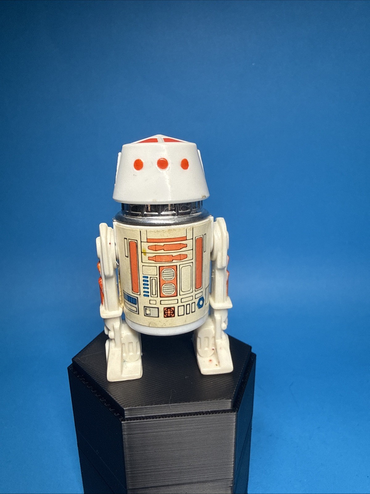 R5-D4 (Arfive-Defour) sold