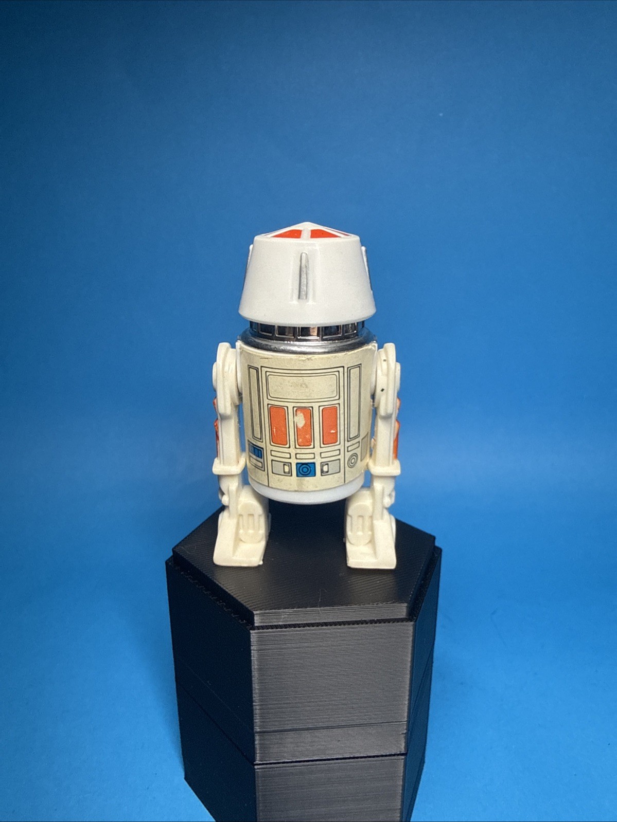 R5-D4 (Arfive-Defour) sold