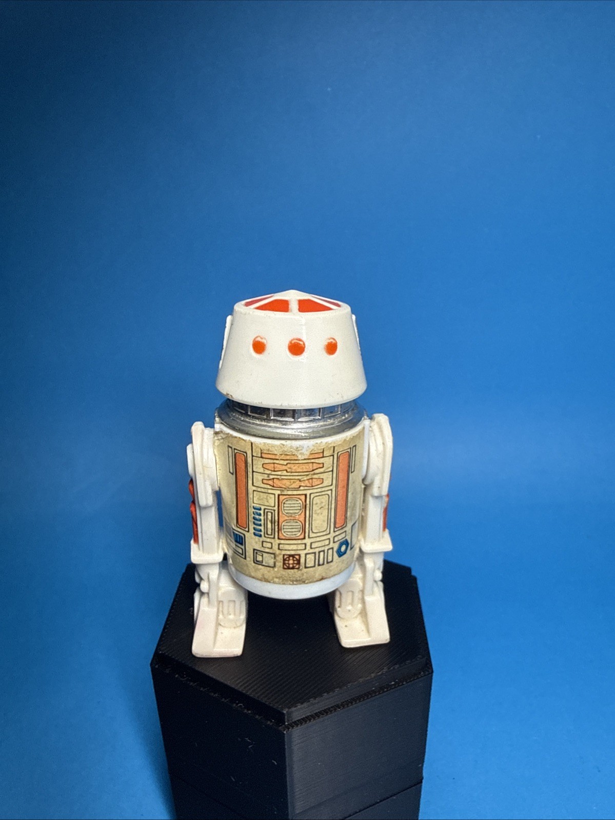 R5-D4 (Arfive-Defour) sold