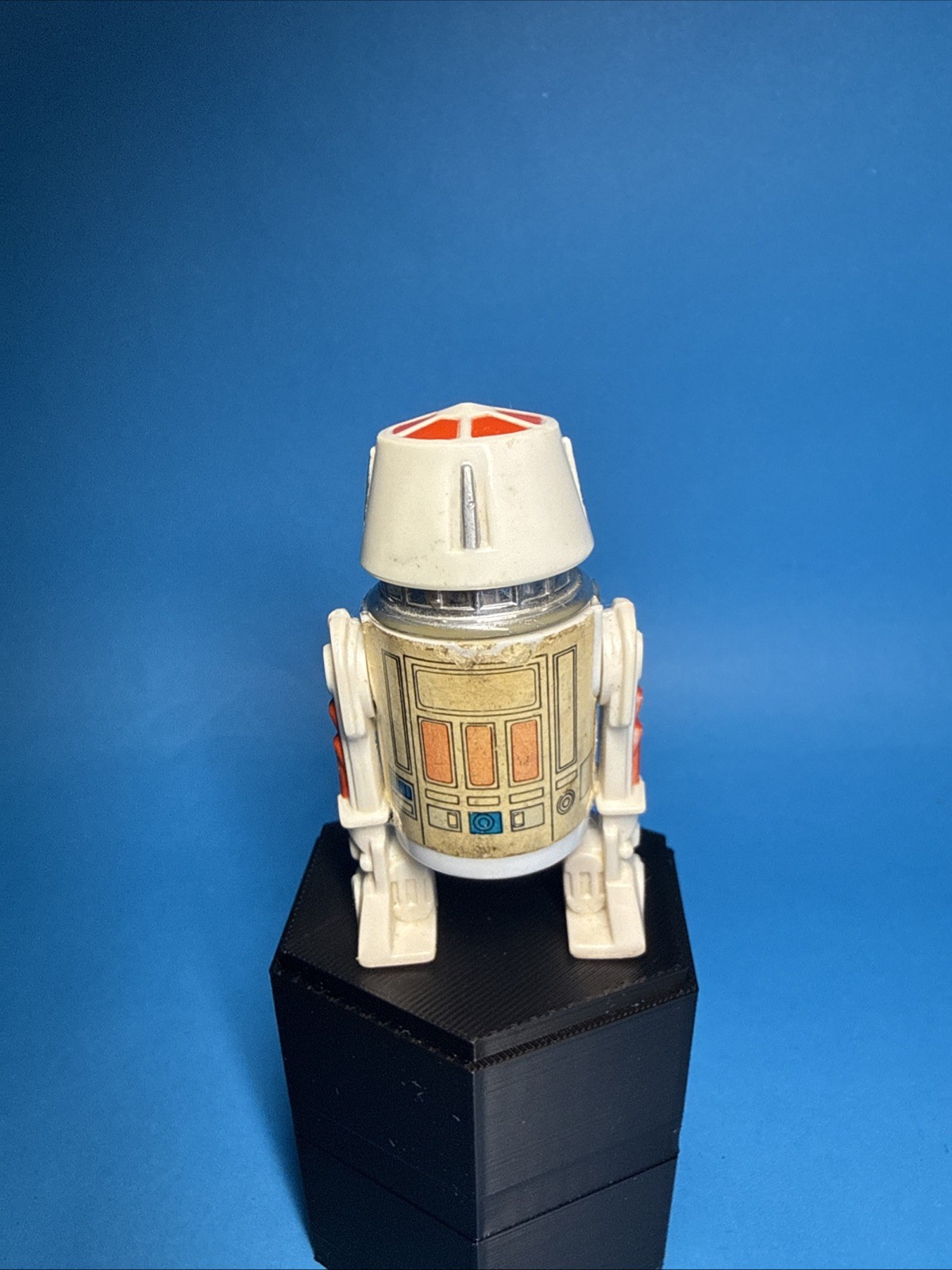R5-D4 (Arfive-Defour) sold