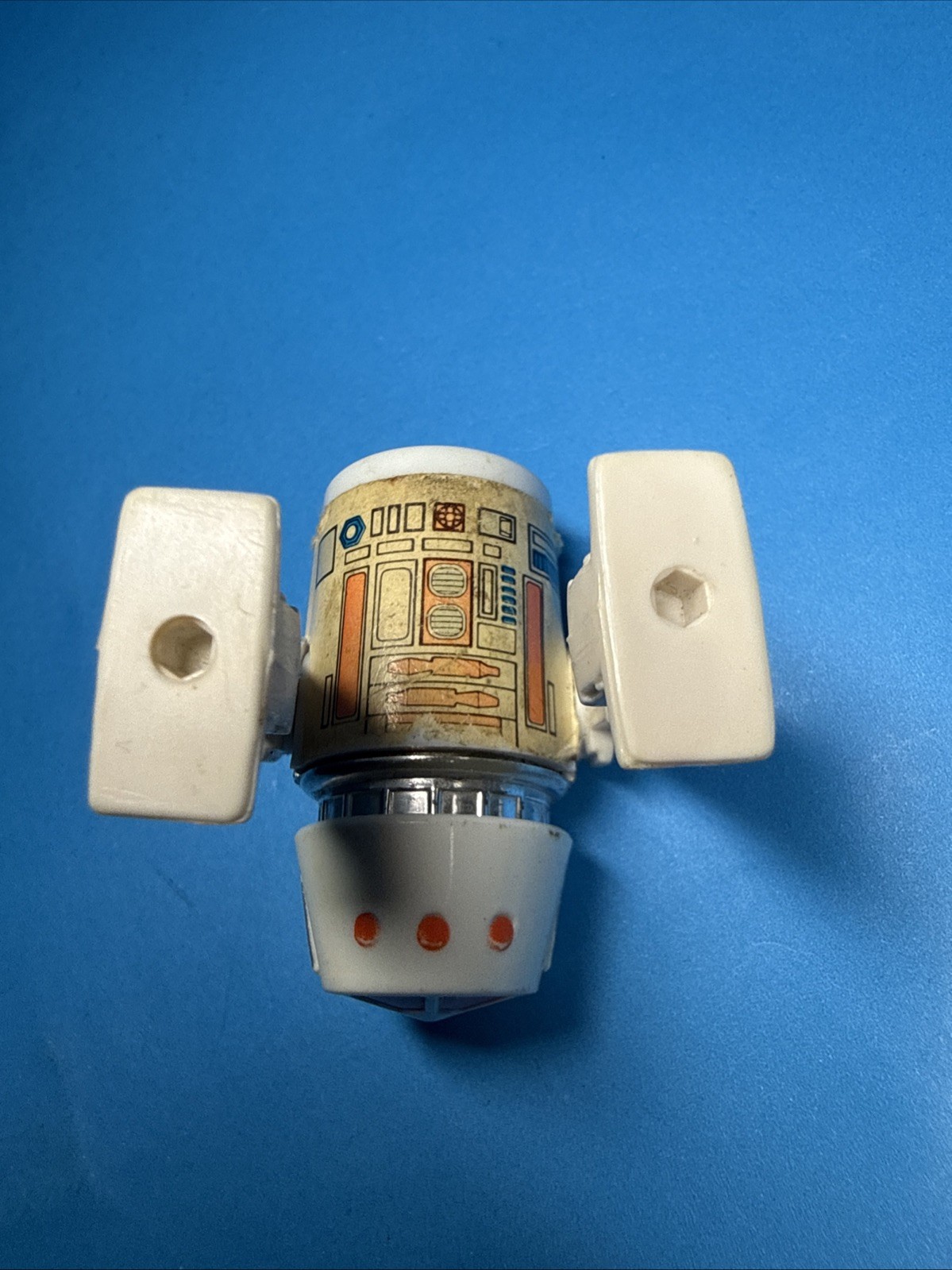 R5-D4 (Arfive-Defour) sold