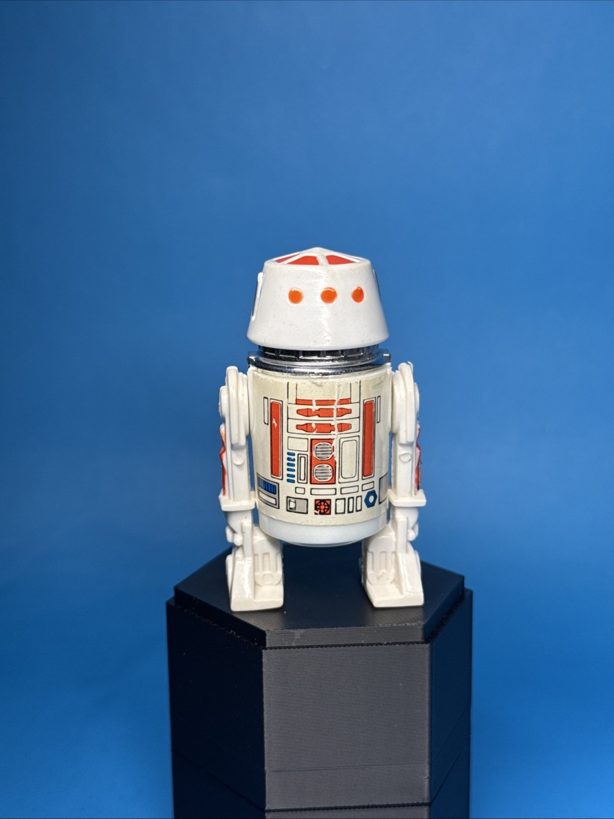 R5-D4 (Arfive-Defour) sold