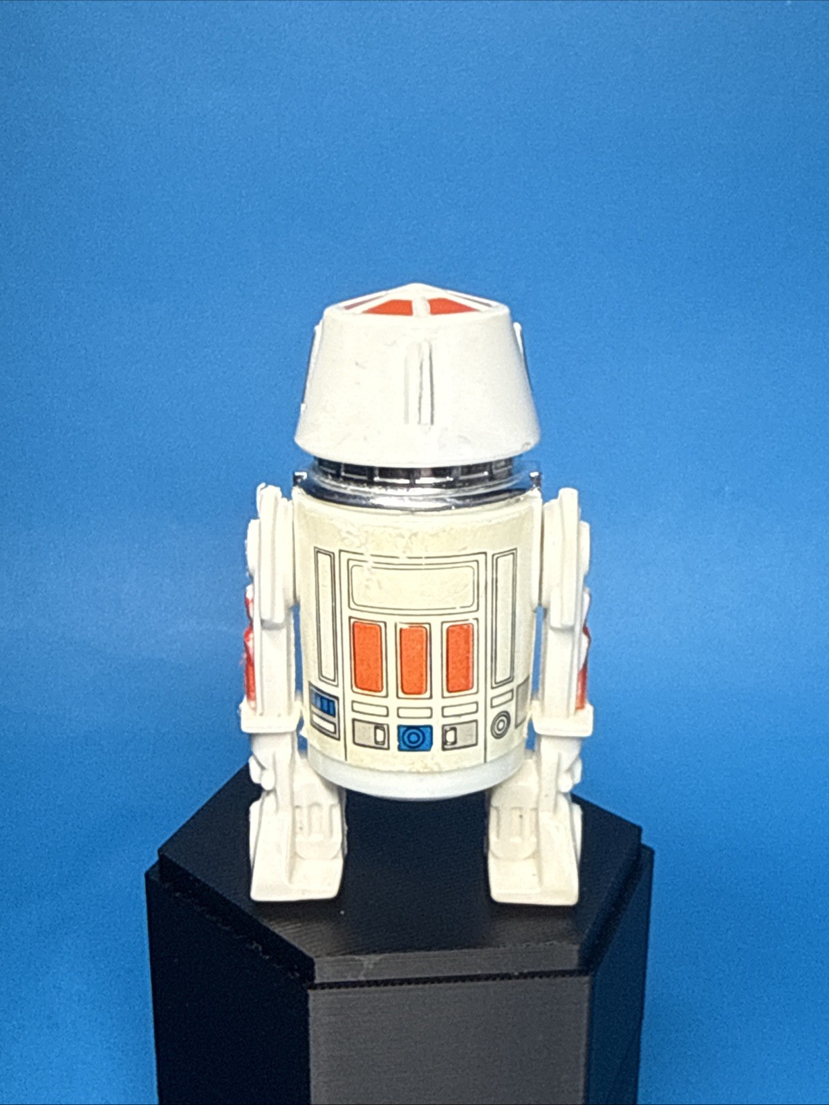 R5-D4 (Arfive-Defour) sold