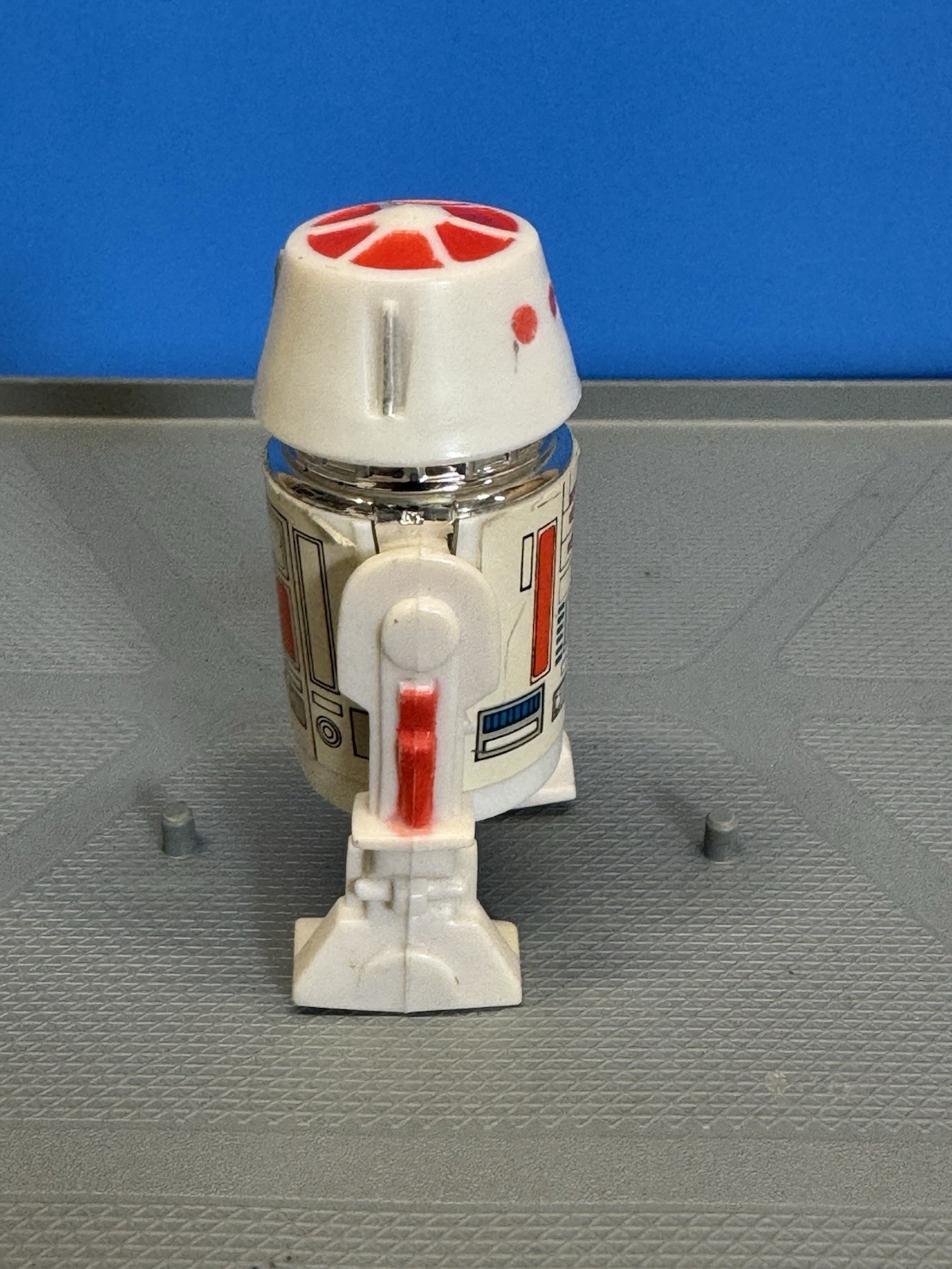 R5-D4 (Arfive-Defour) sold