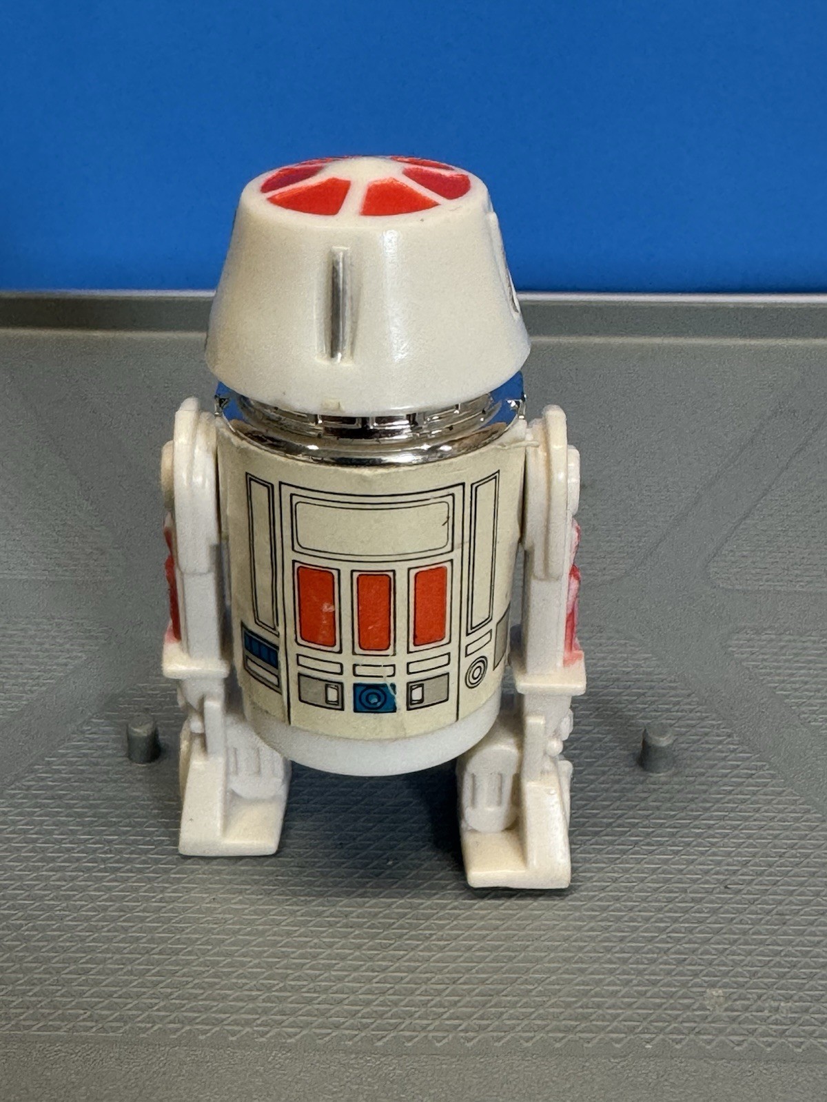 R5-D4 (Arfive-Defour) sold