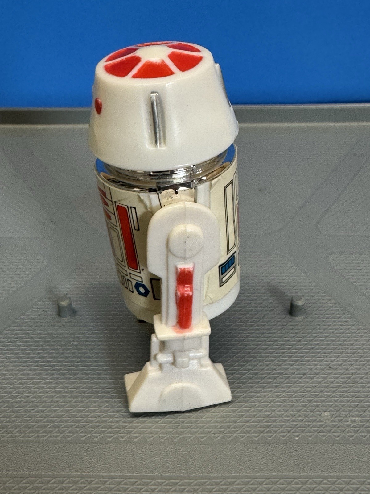 R5-D4 (Arfive-Defour) sold