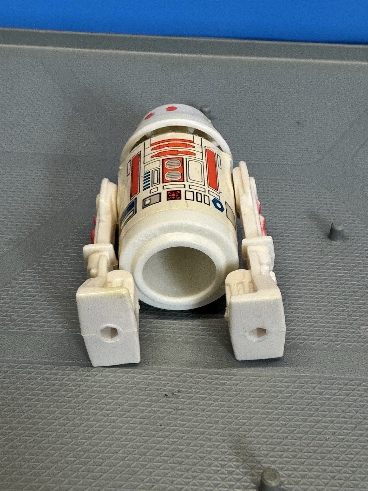 R5-D4 (Arfive-Defour) sold