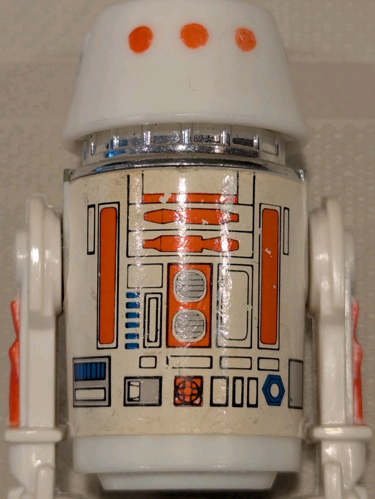 R5-D4 (Arfive-Defour) sold