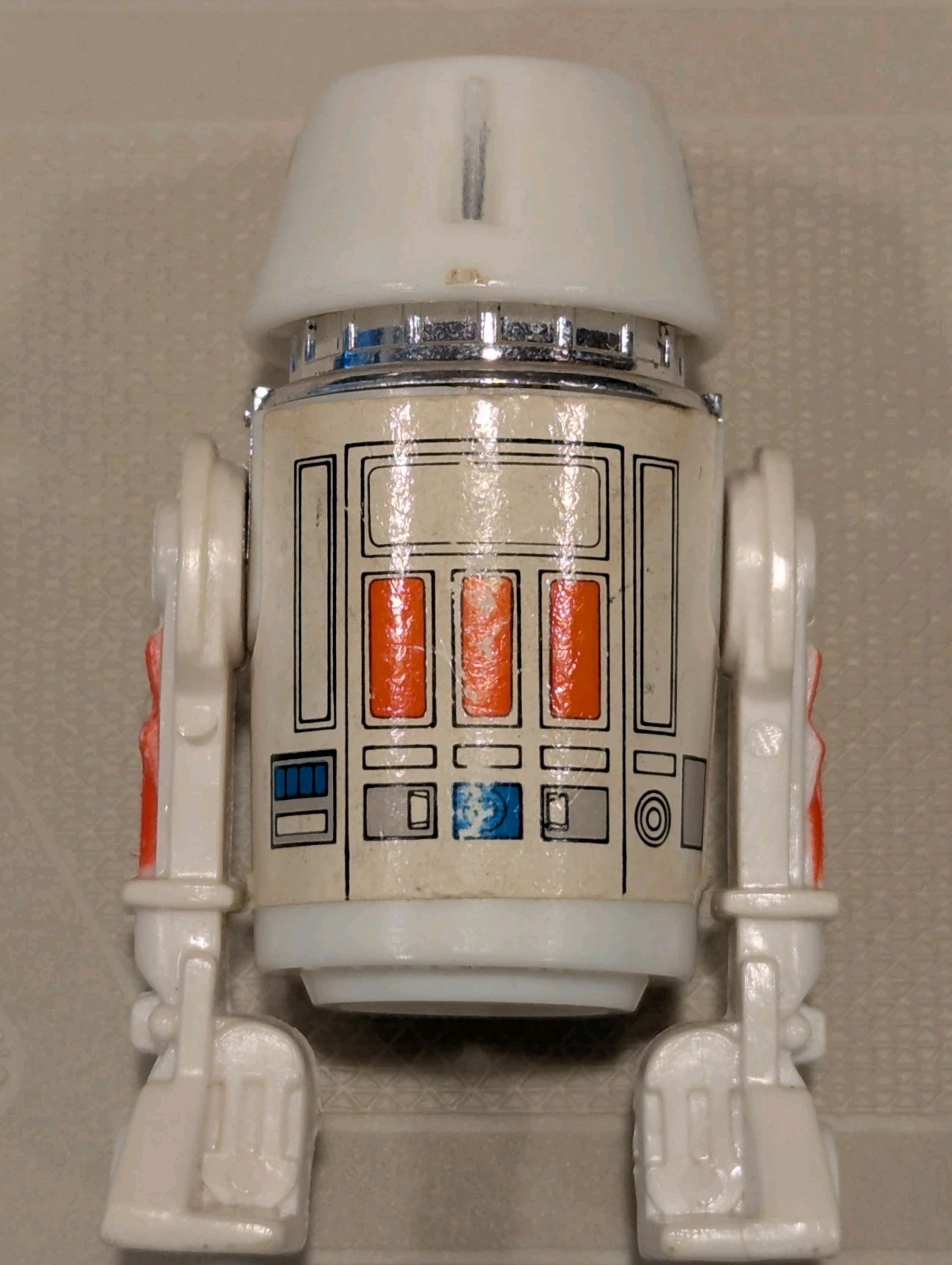 R5-D4 (Arfive-Defour) sold