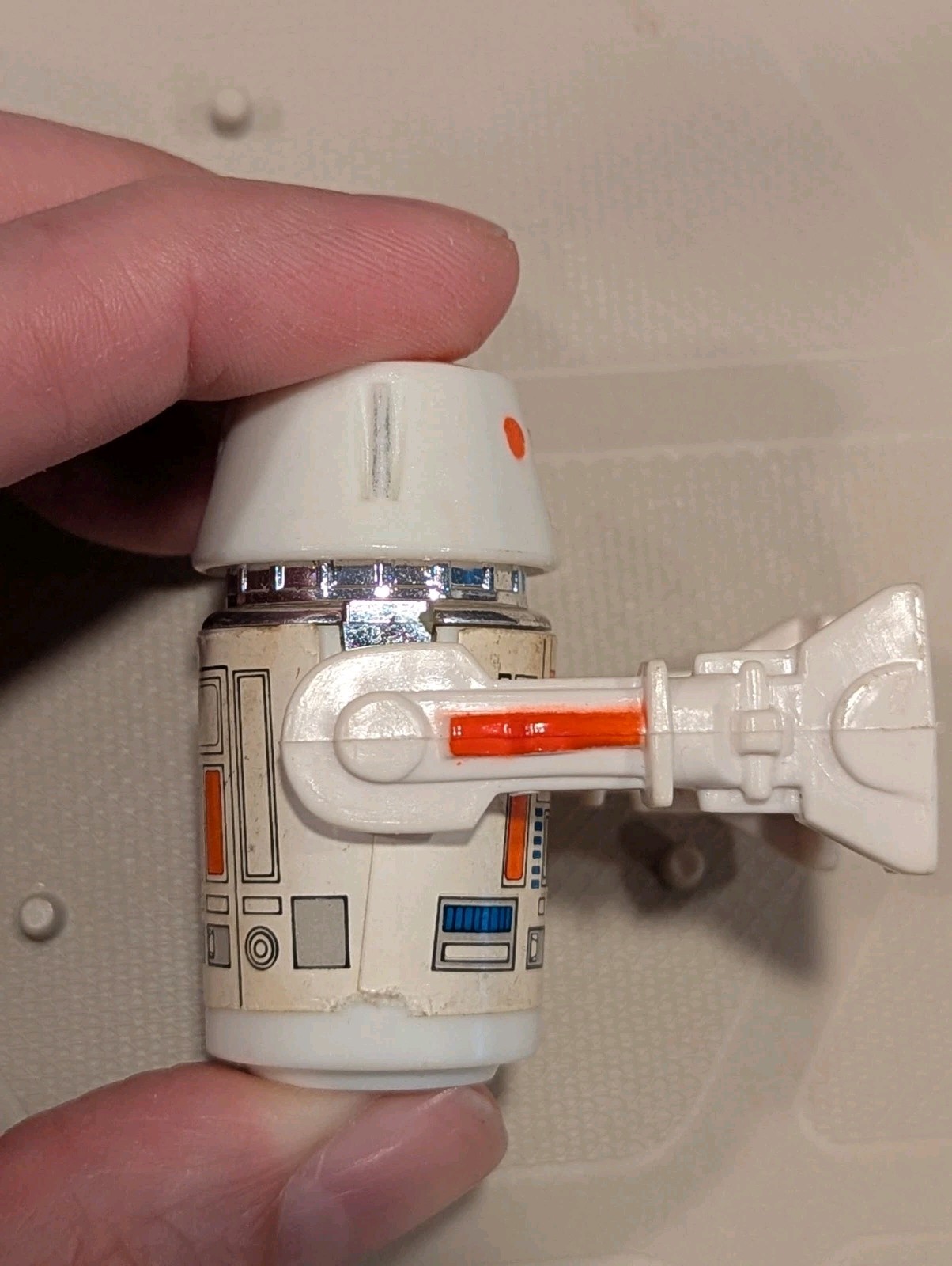 R5-D4 (Arfive-Defour) sold