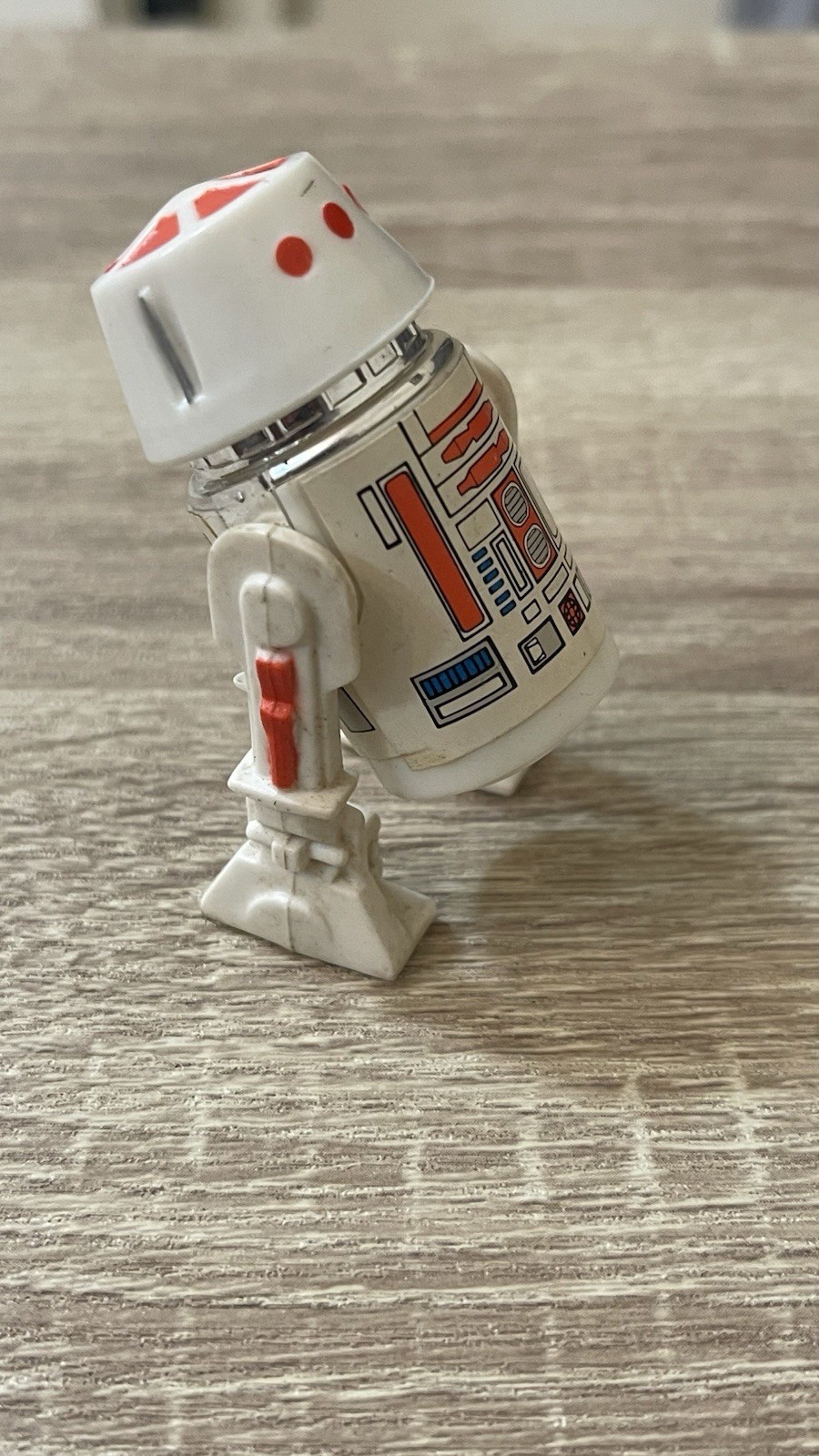 R5-D4 (Arfive-Defour) sold