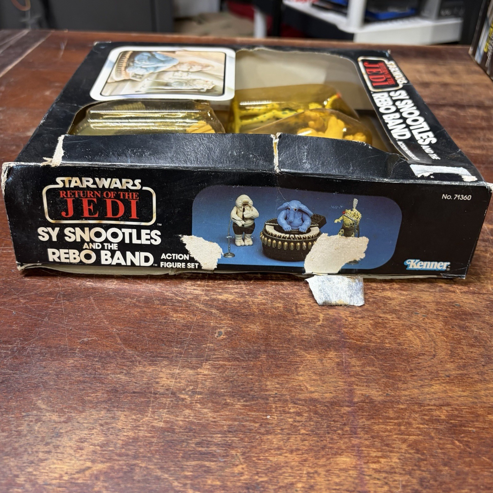 Sy Snootles & The Rebo Band sold