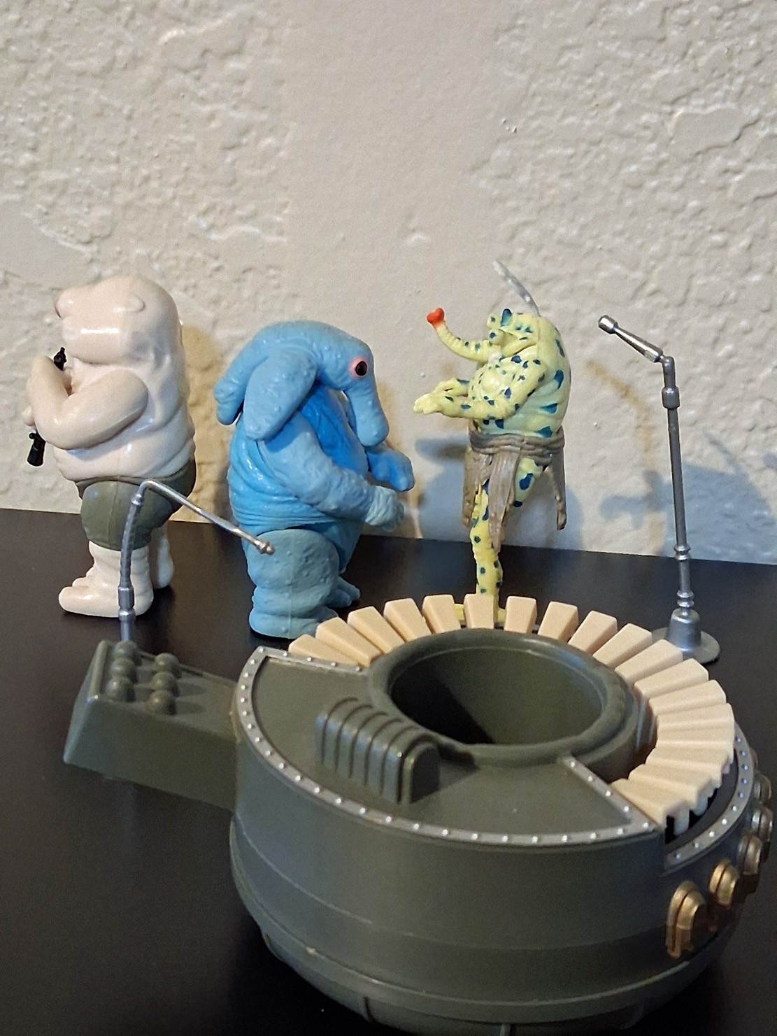 Sy Snootles & The Rebo Band sold