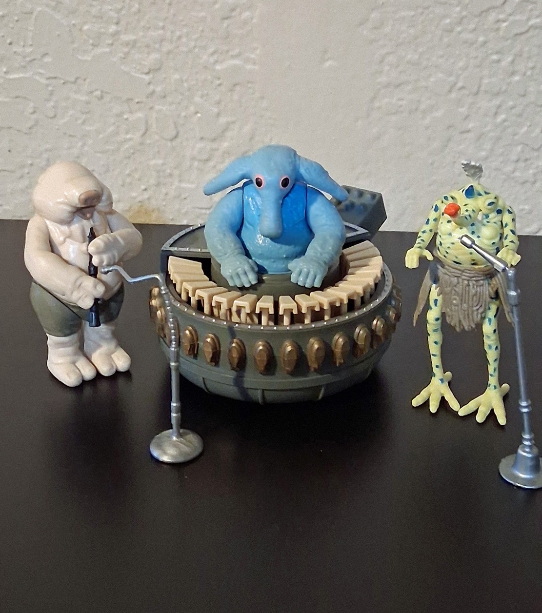 Sy Snootles & The Rebo Band sold
