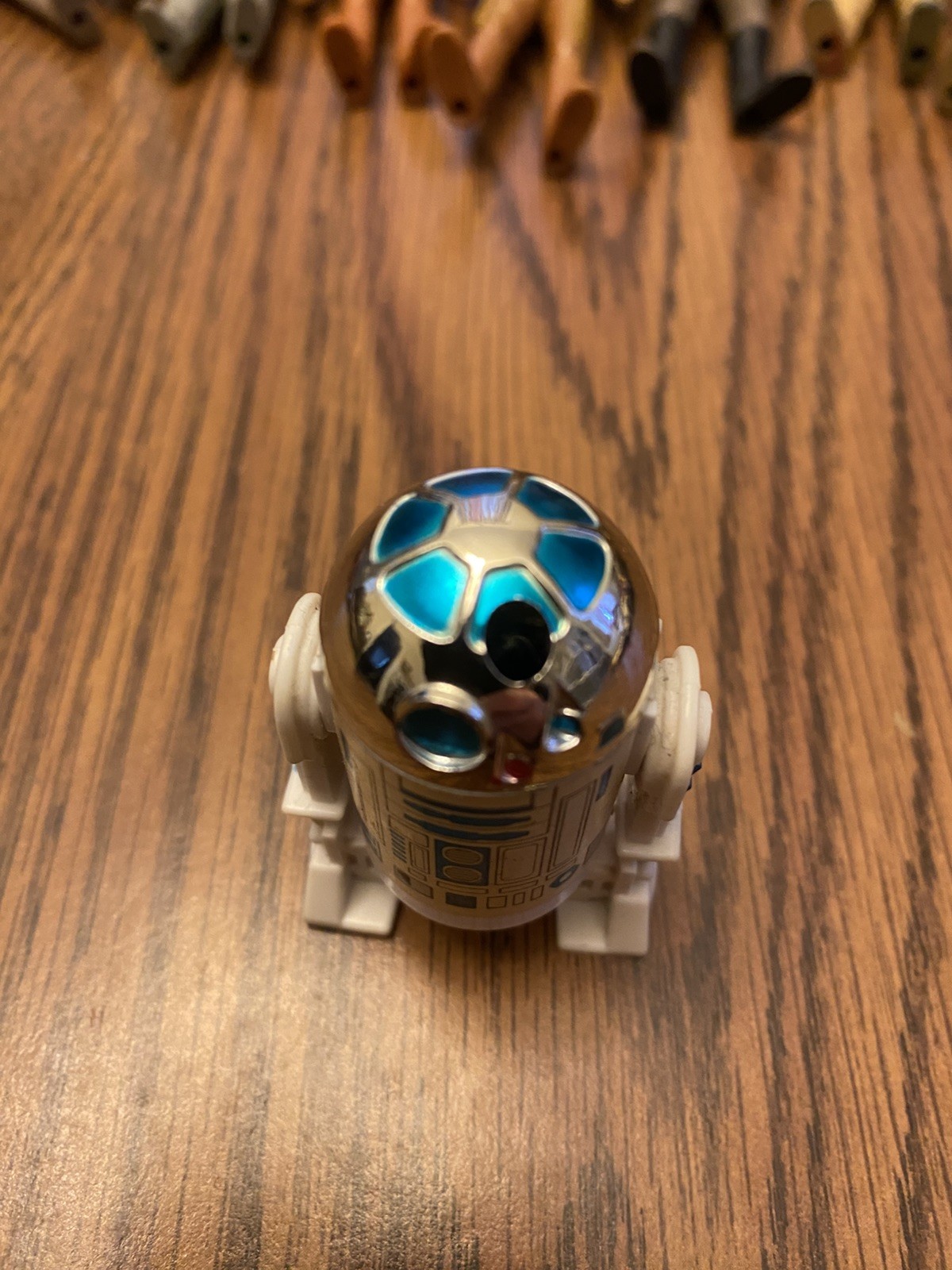 R2-D2 (Artoo-Detoo) with pop-up Lightsaber sold