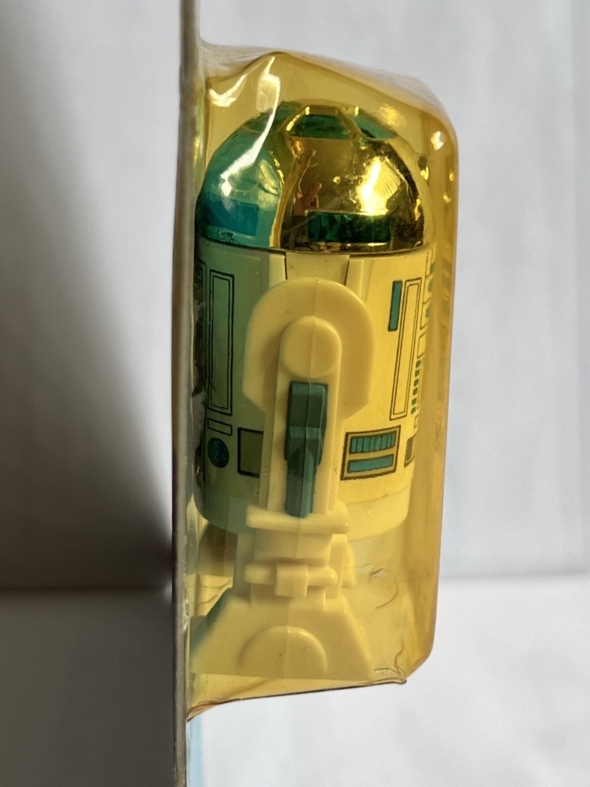 R2-D2 (Artoo-Detoo) with pop-up Lightsaber sold