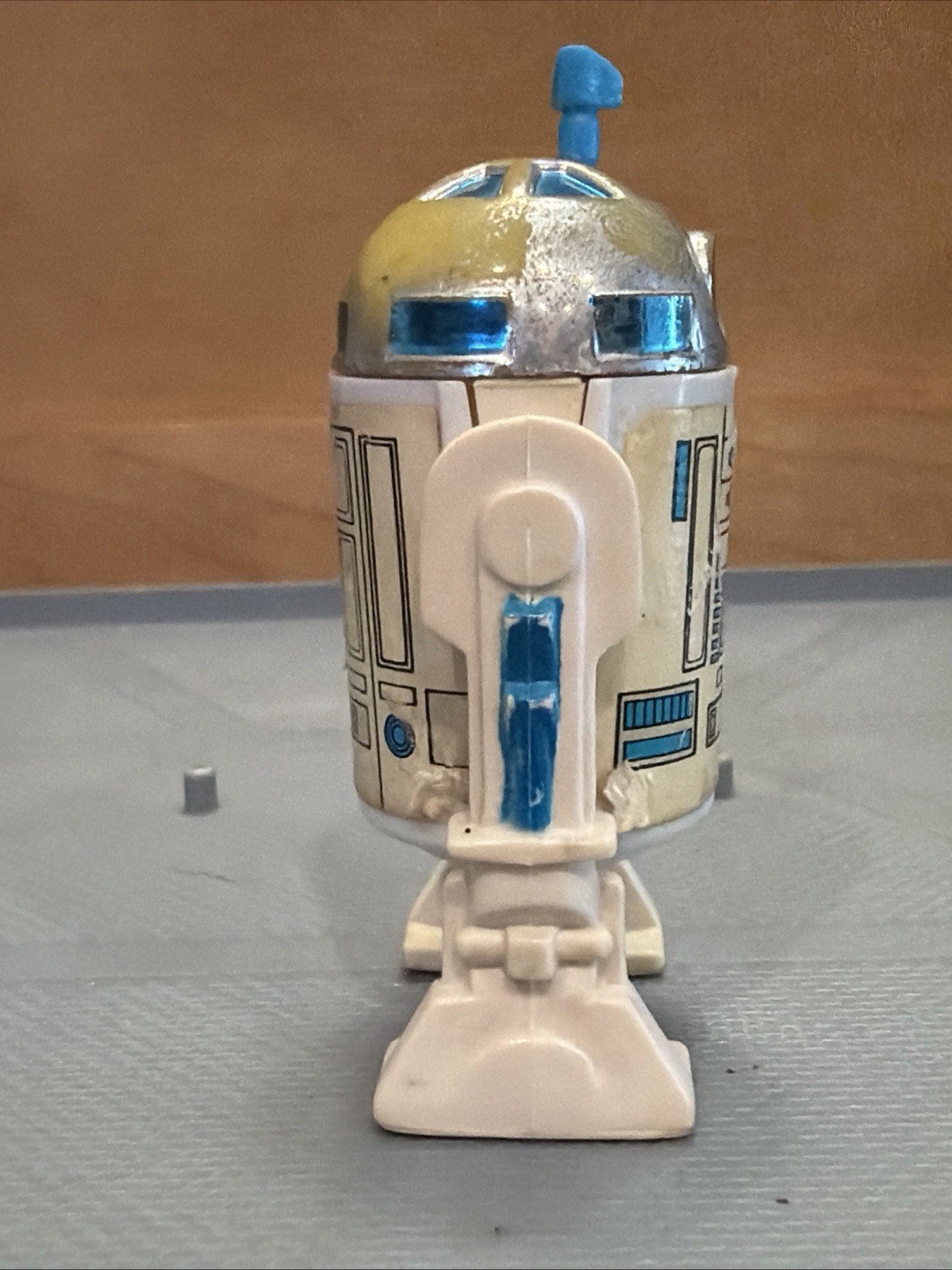 R2-D2 (Artoo-Detoo) (with Sensorscope) sold