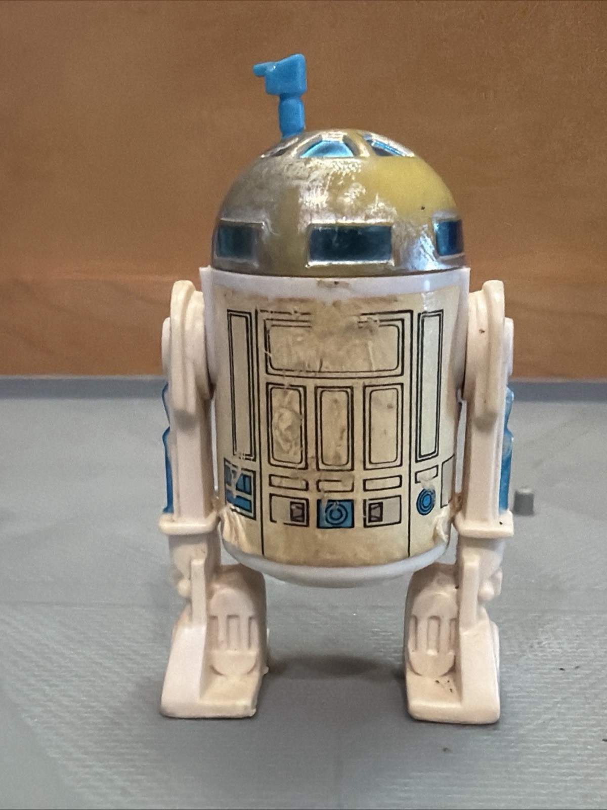 R2-D2 (Artoo-Detoo) (with Sensorscope) sold