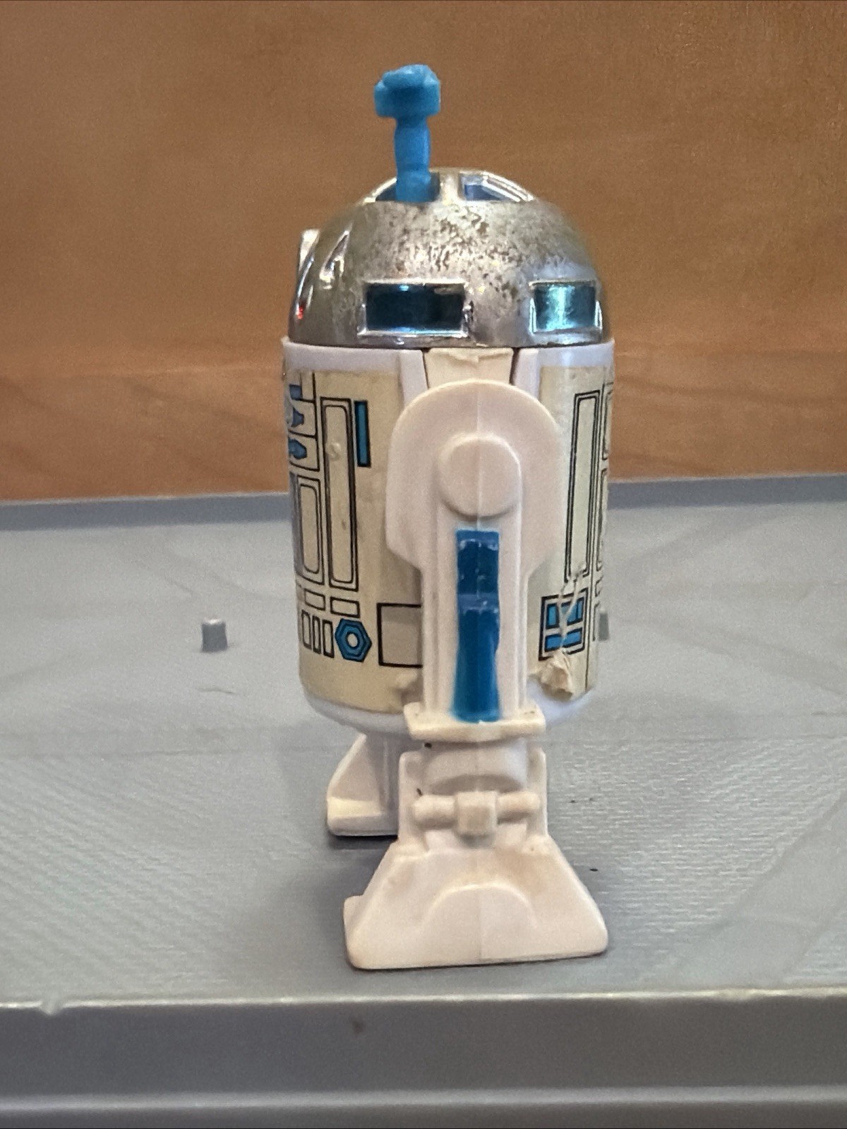 R2-D2 (Artoo-Detoo) (with Sensorscope) sold