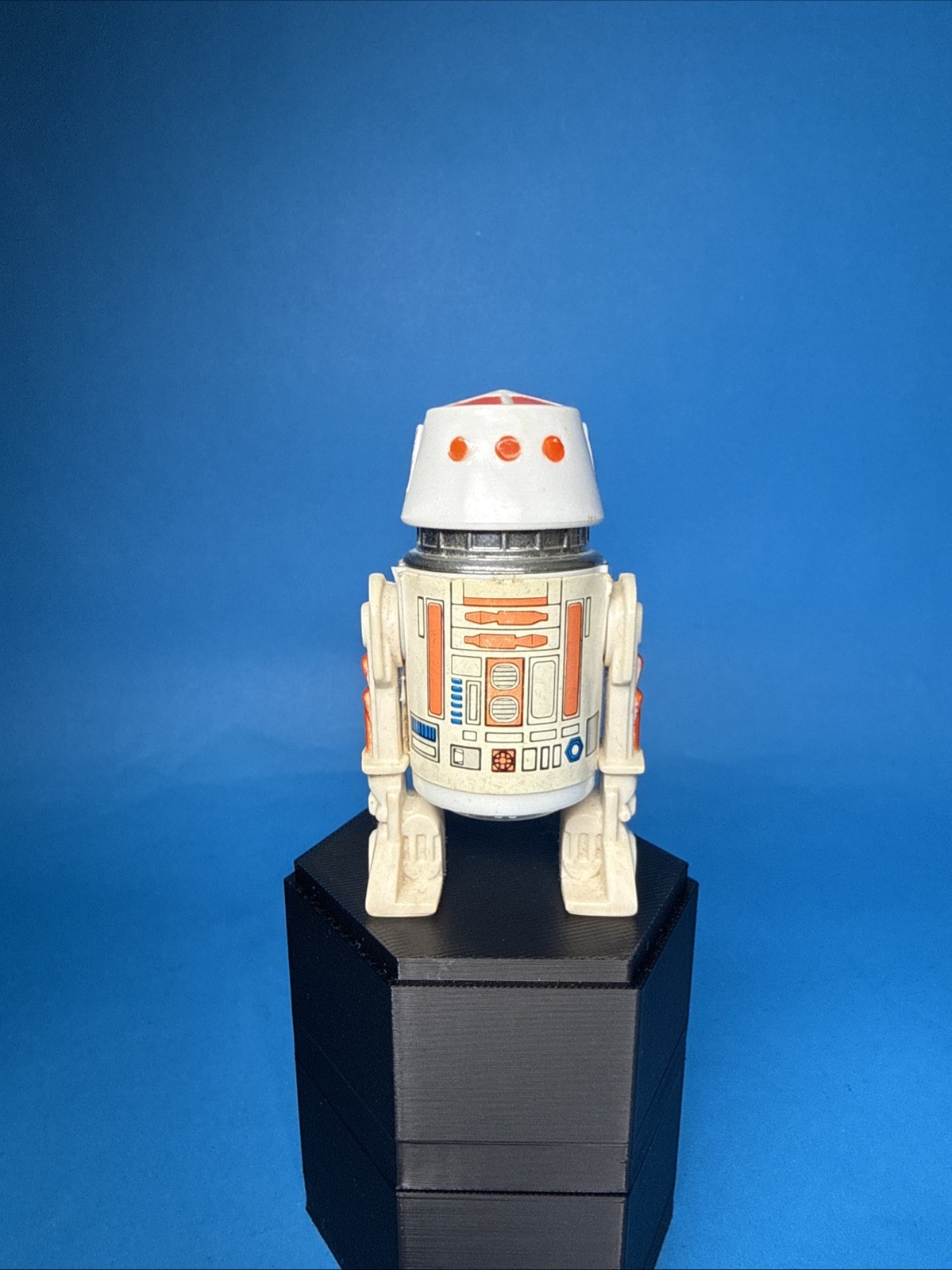 R5-D4 (Arfive-Defour) sold