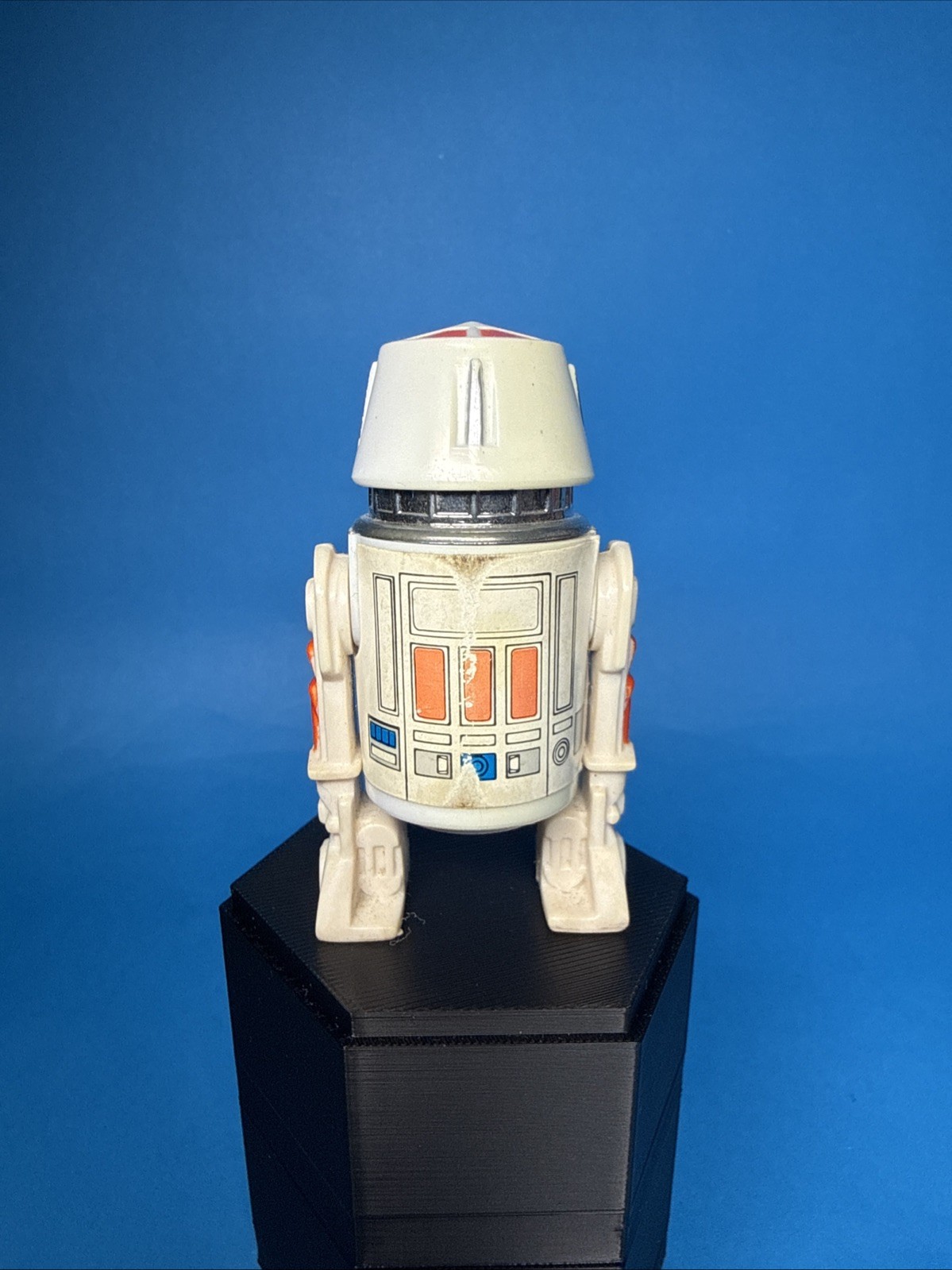 R5-D4 (Arfive-Defour) sold