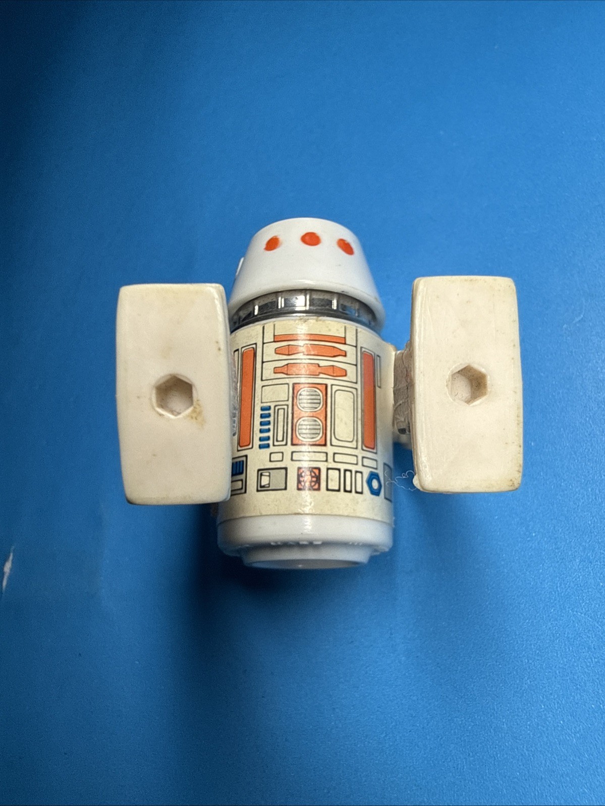 R5-D4 (Arfive-Defour) sold