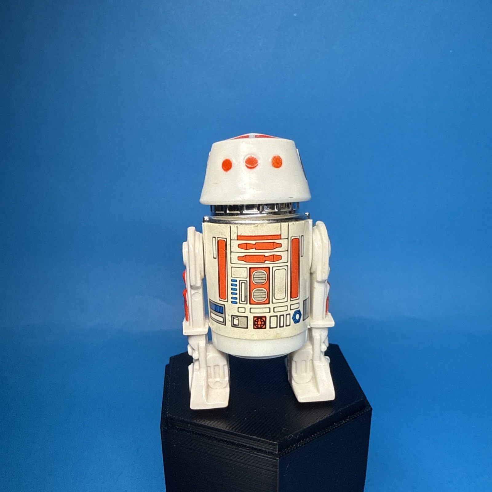 R5-D4 (Arfive-Defour) sold