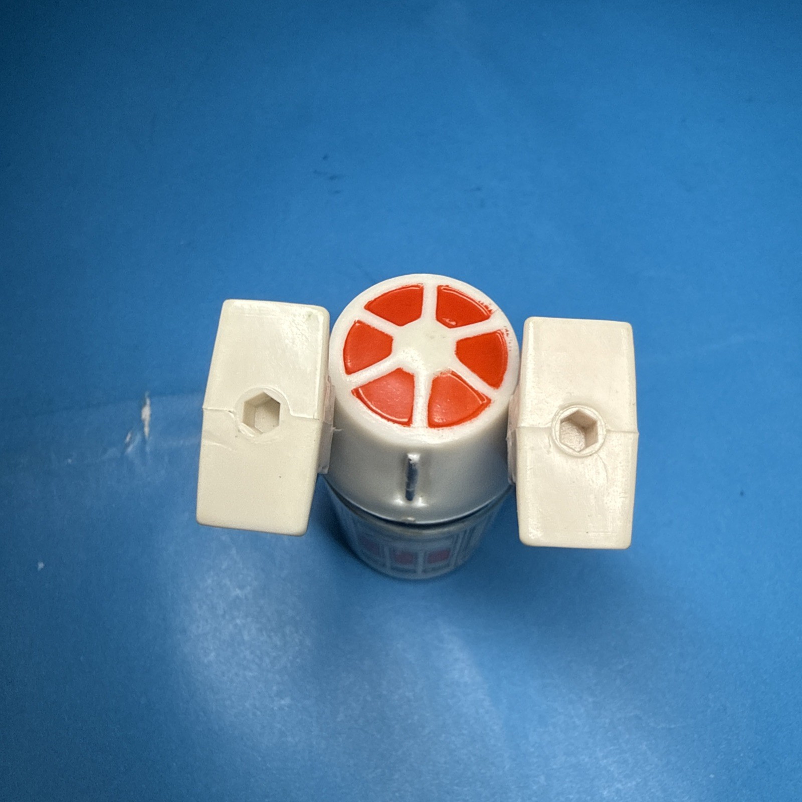 R5-D4 (Arfive-Defour) sold