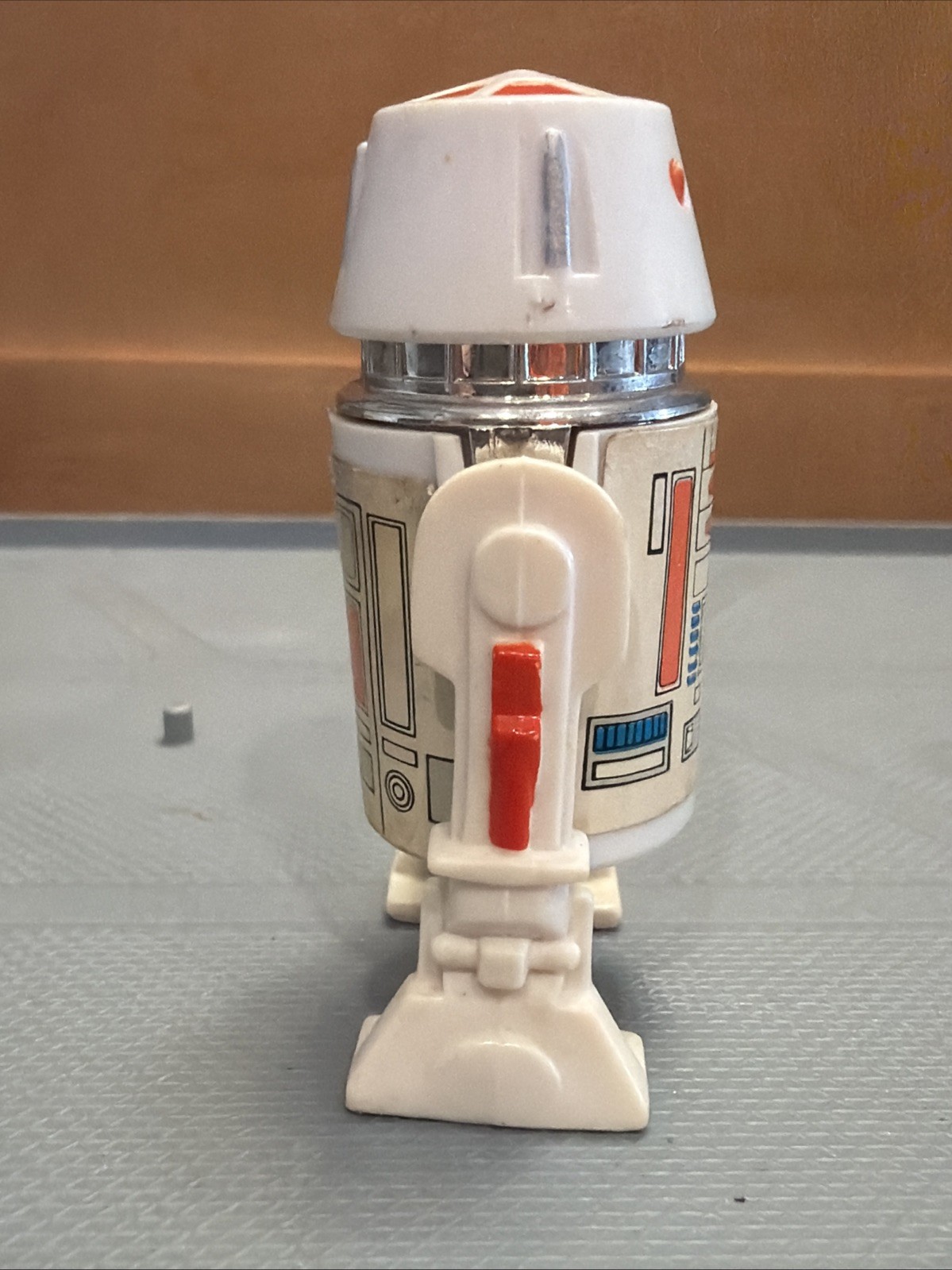 R5-D4 (Arfive-Defour) sold