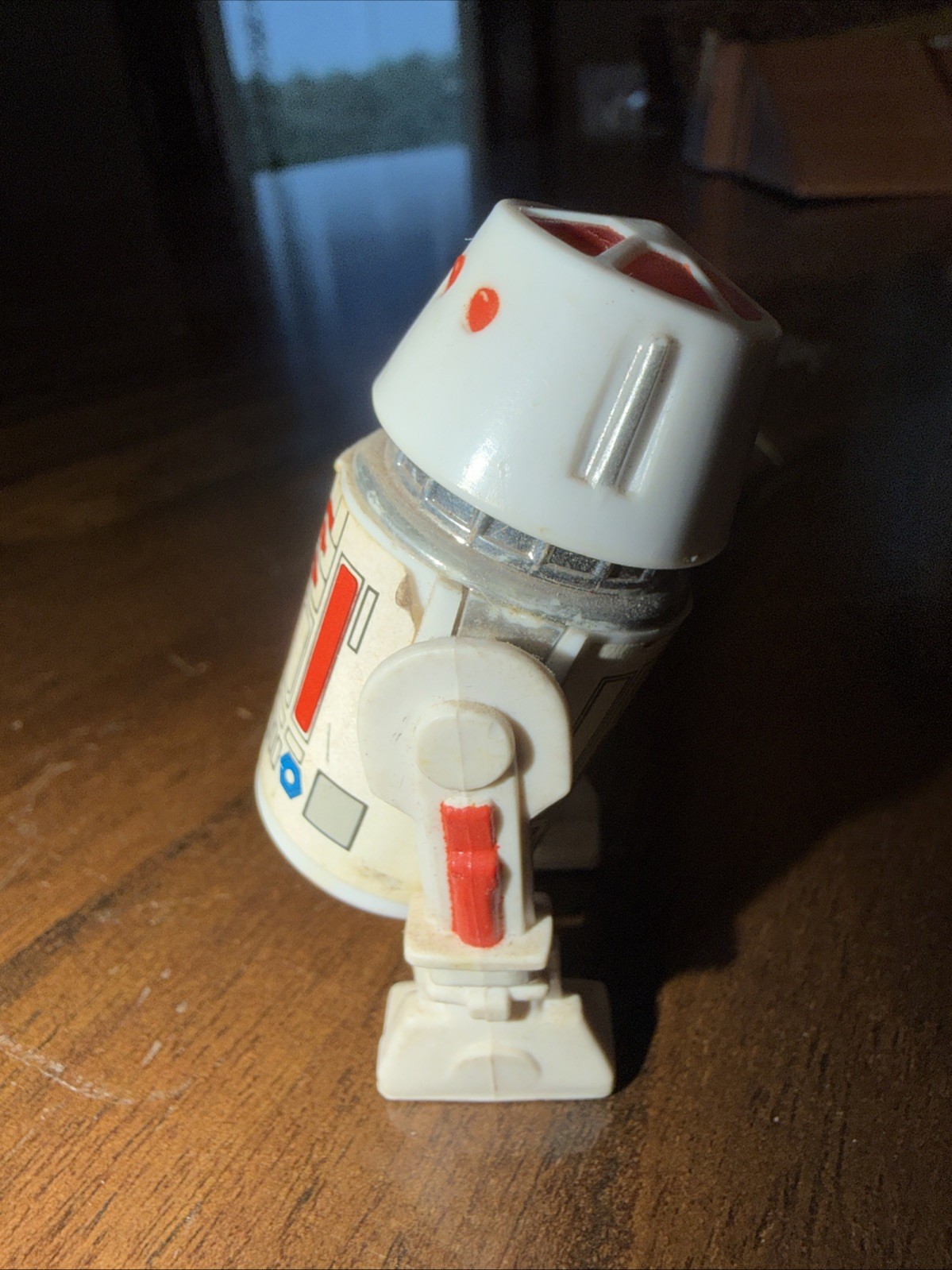 R5-D4 (Arfive-Defour) sold
