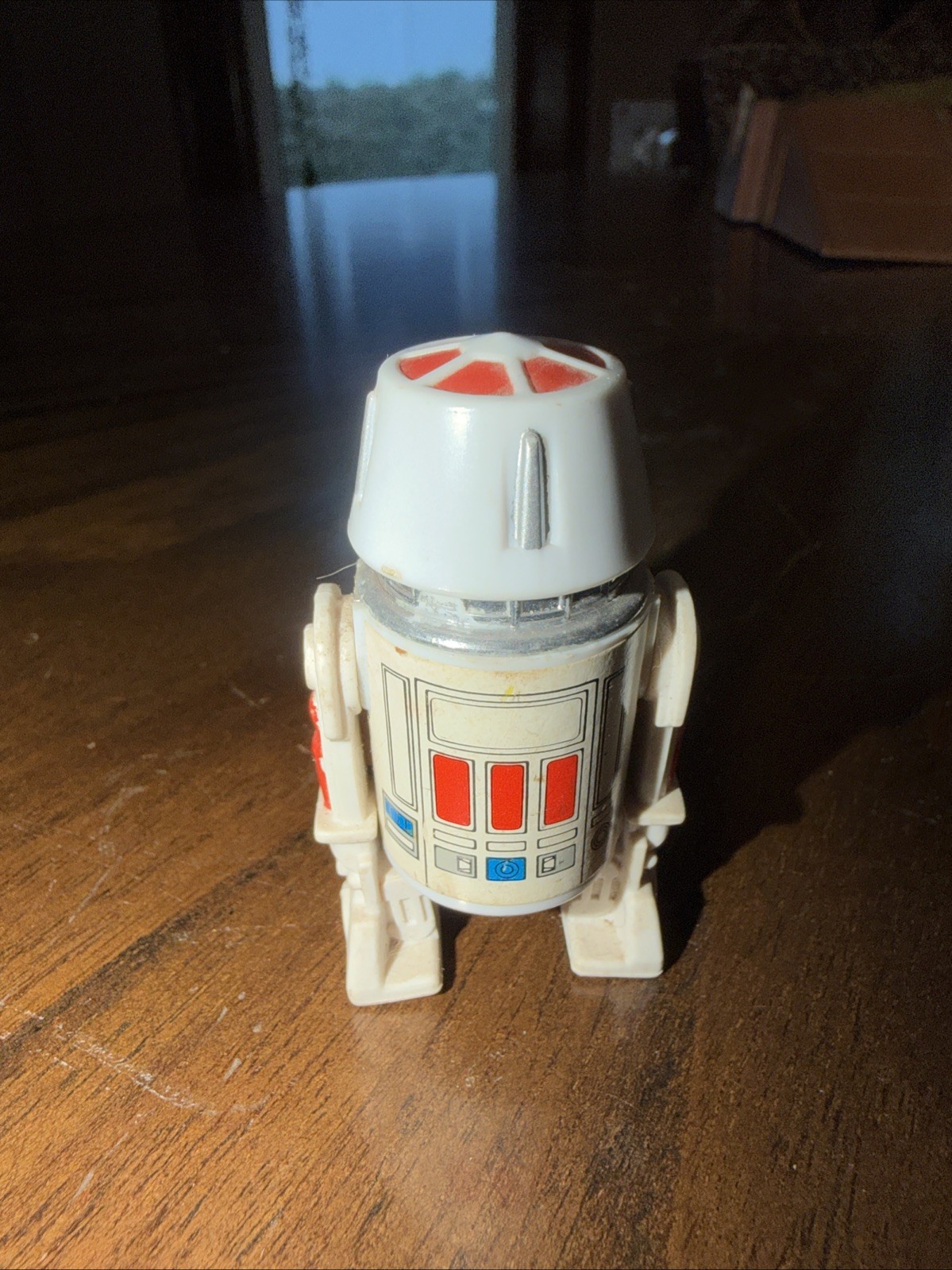 R5-D4 (Arfive-Defour) sold