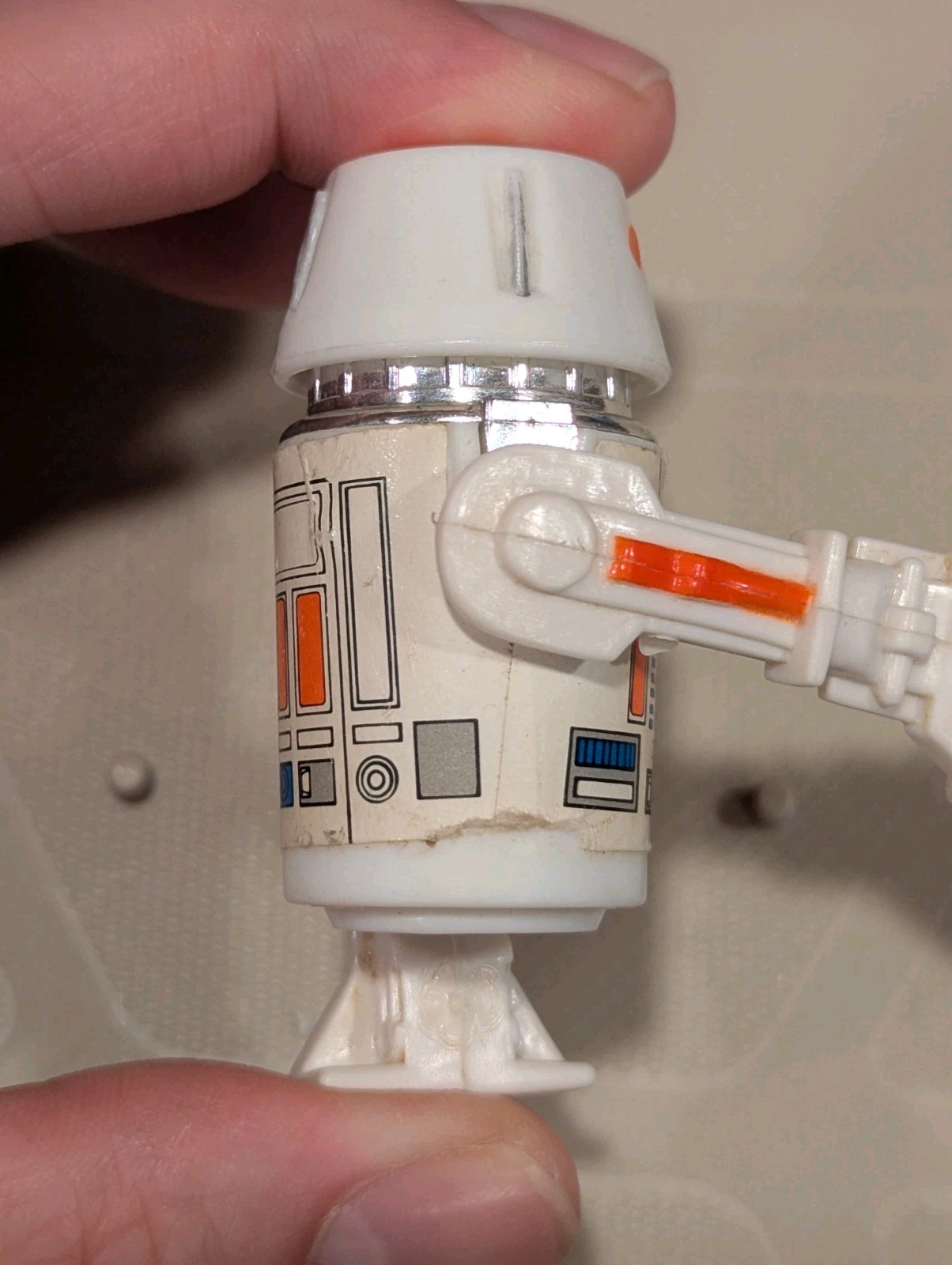 R5-D4 (Arfive-Defour) sold