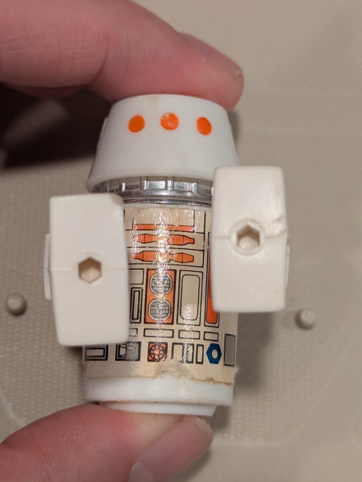 R5-D4 (Arfive-Defour) sold
